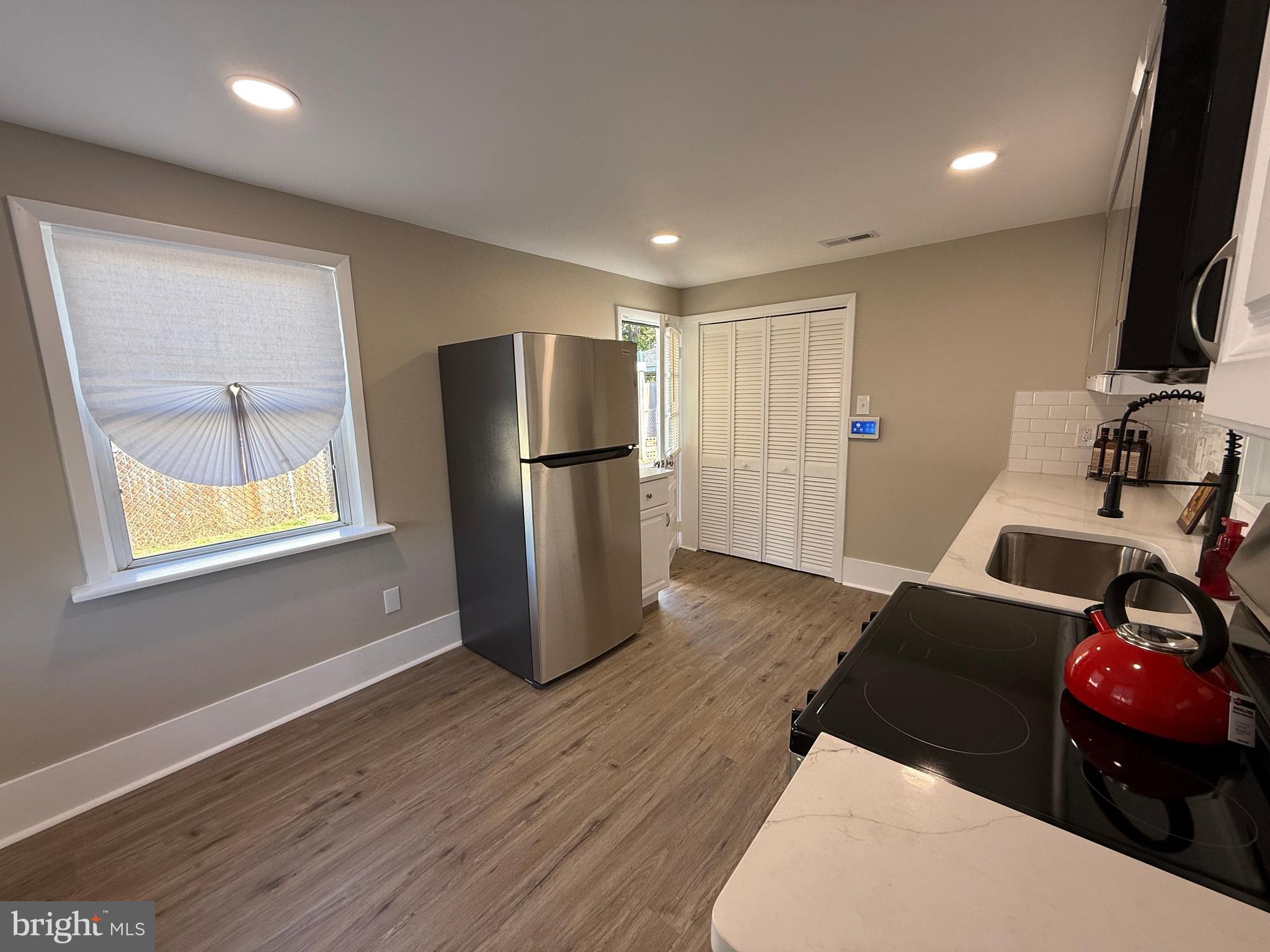 COLLINS PARK - Residential