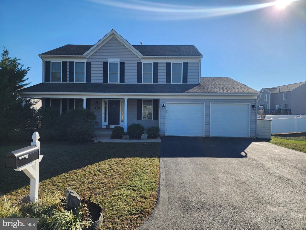 Photo of 13603 Cambridge Drive, HAGERSTOWN, MD 21742 (MLS # MDWA2032022)