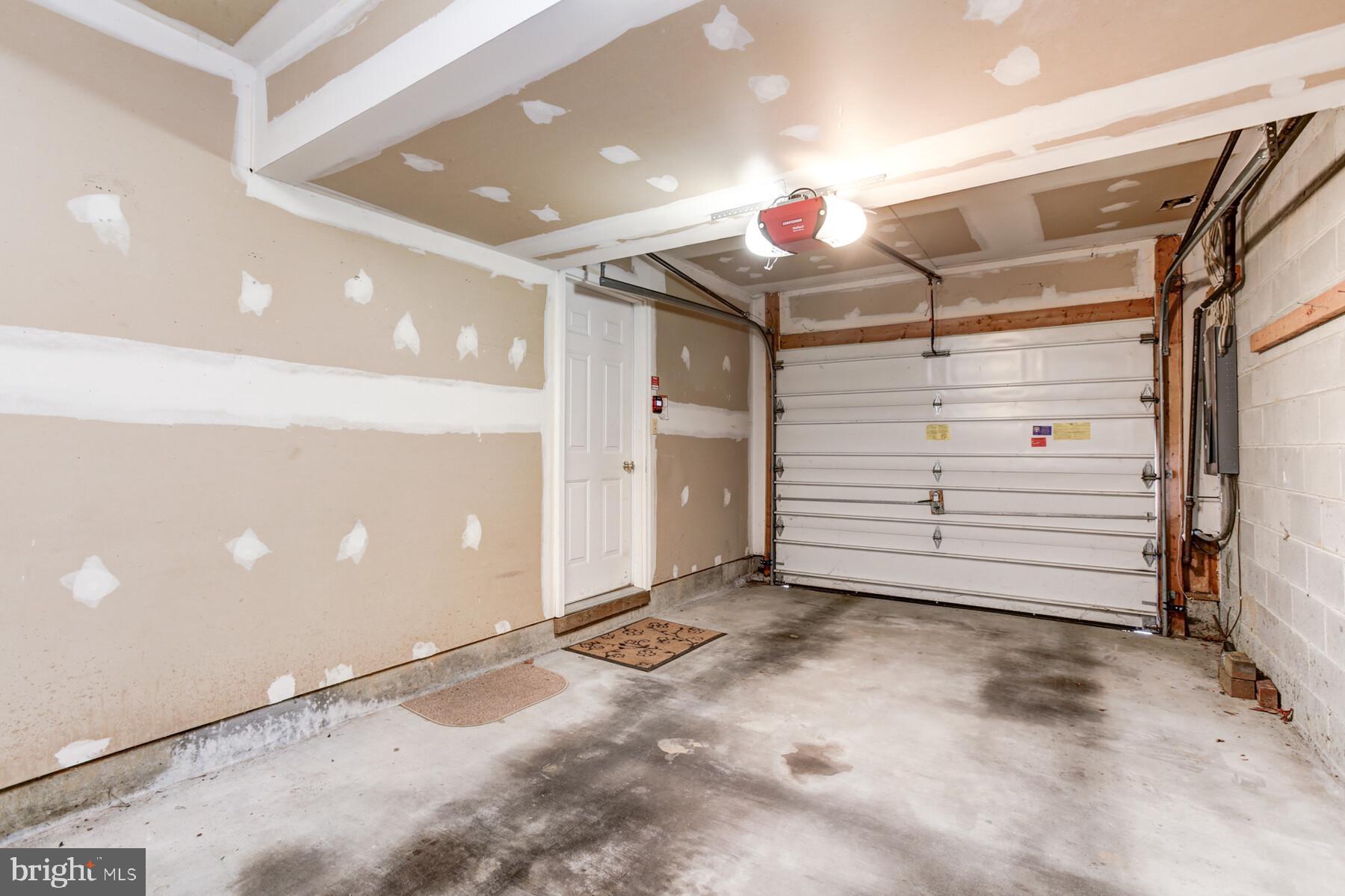 HICKORY RIDGE - Residential Lease