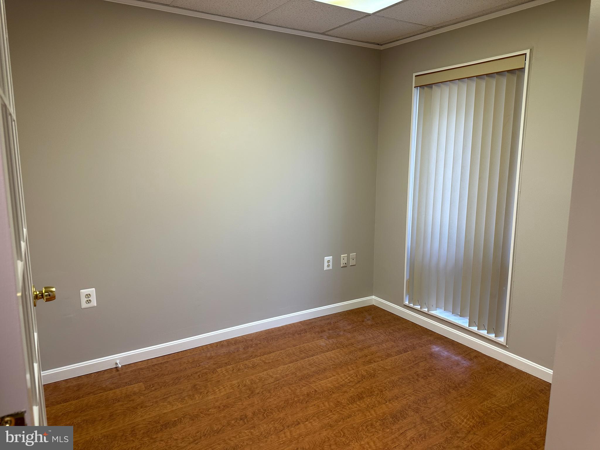 LAKE RIDGE EXECUTIVE PARK - Commercial Sale