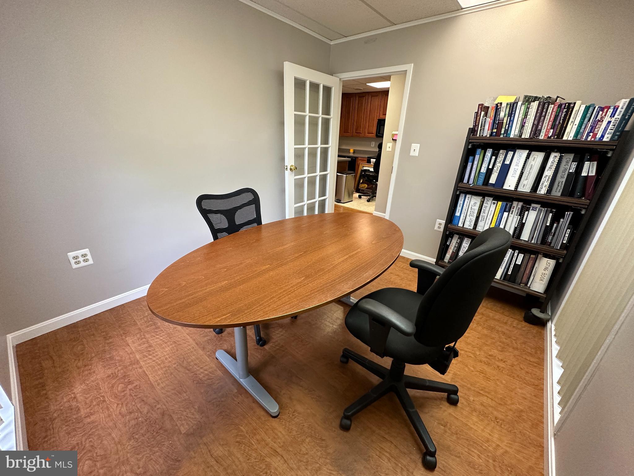 LAKE RIDGE EXECUTIVE PARK - Commercial Sale