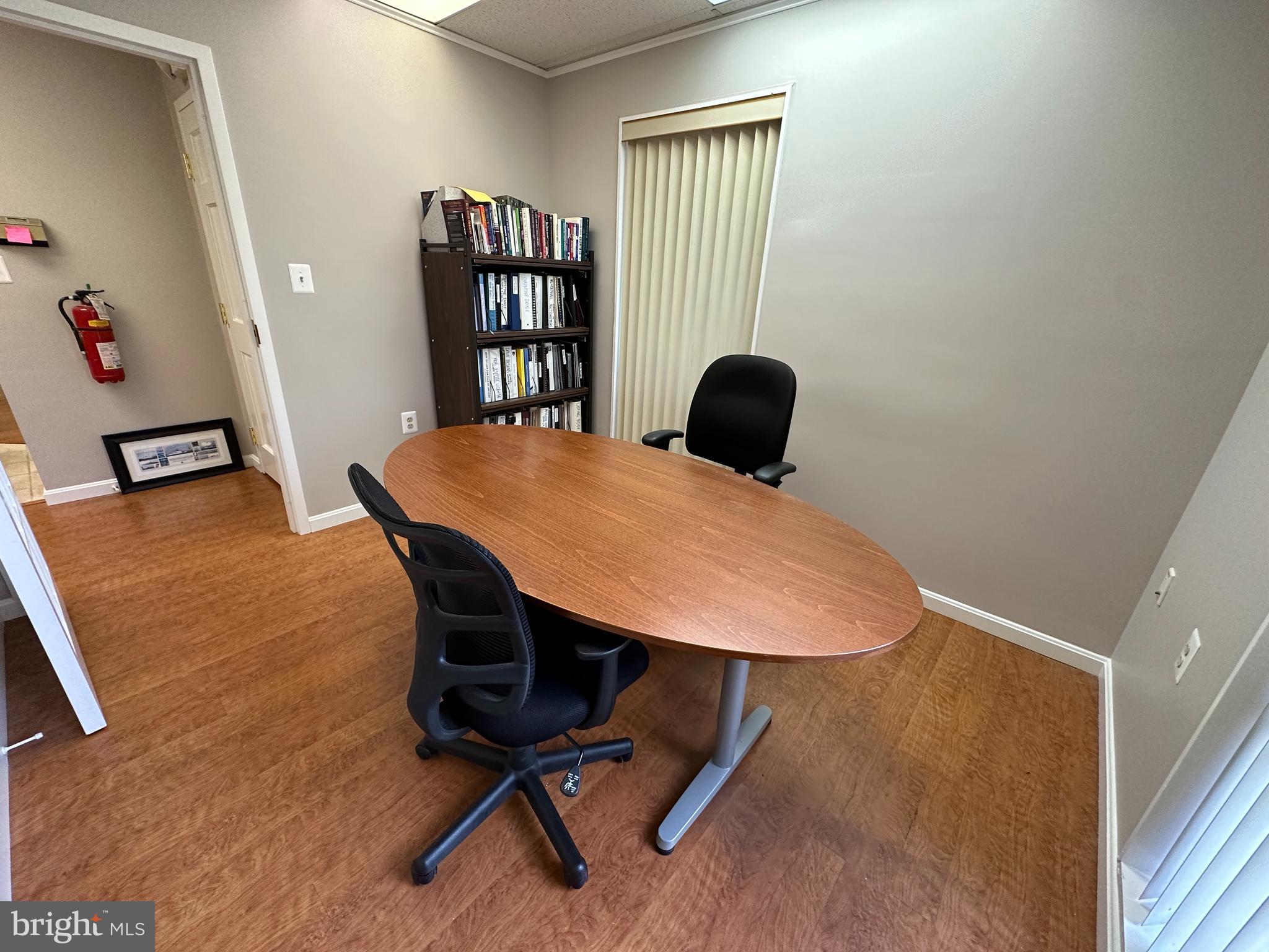 LAKE RIDGE EXECUTIVE PARK - Commercial Sale