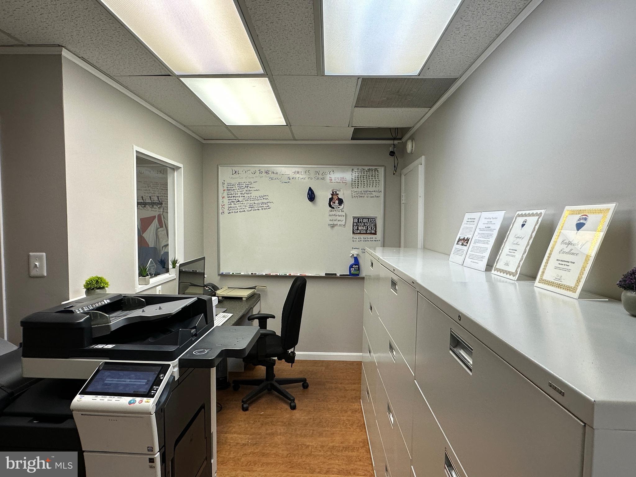 LAKE RIDGE EXECUTIVE PARK - Commercial Sale