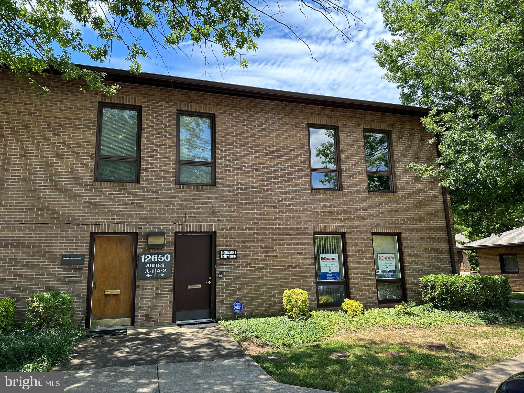 LAKE RIDGE EXECUTIVE PARK - Commercial Sale