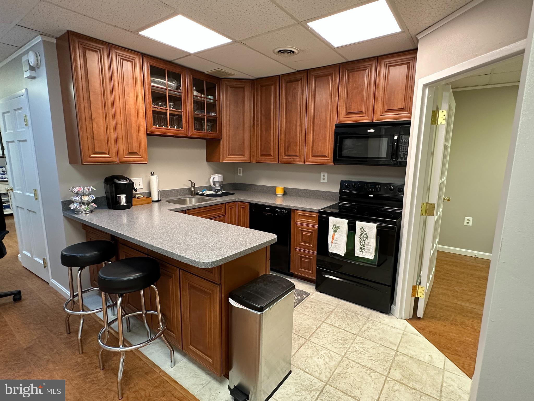 LAKE RIDGE EXECUTIVE PARK - Commercial Sale