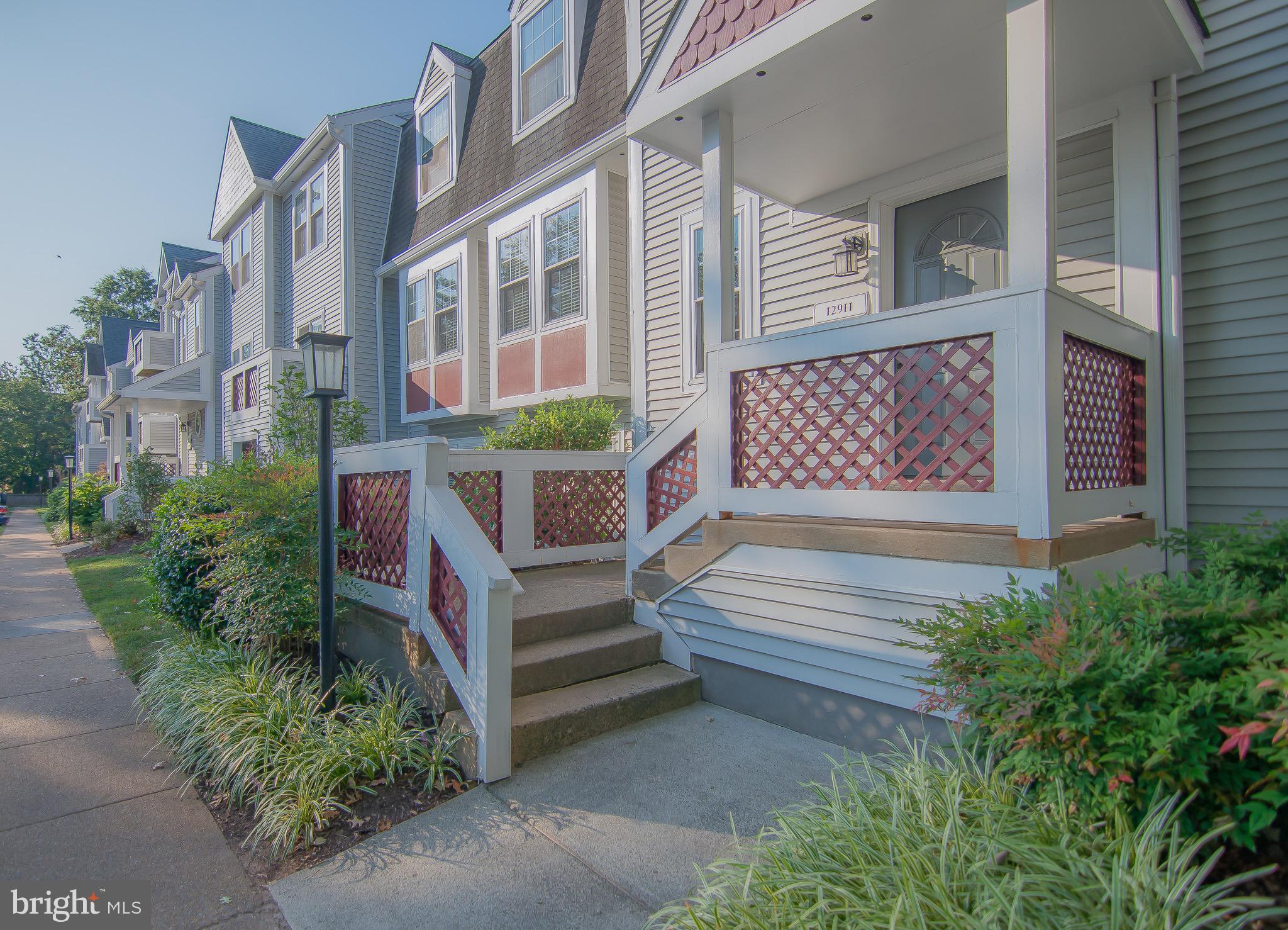 GRAYS POINTE - Residential Lease