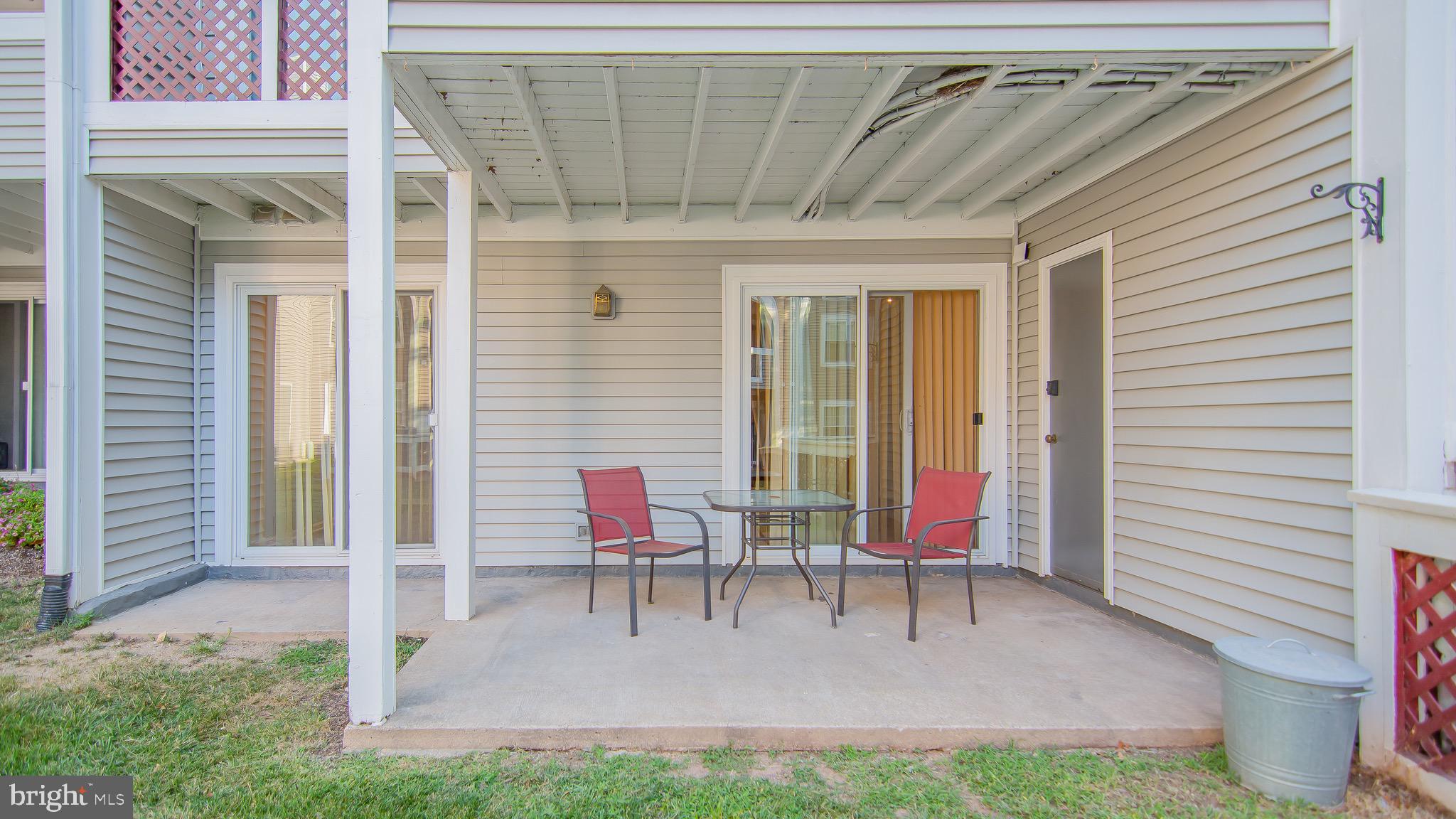 GRAYS POINTE - Residential Lease