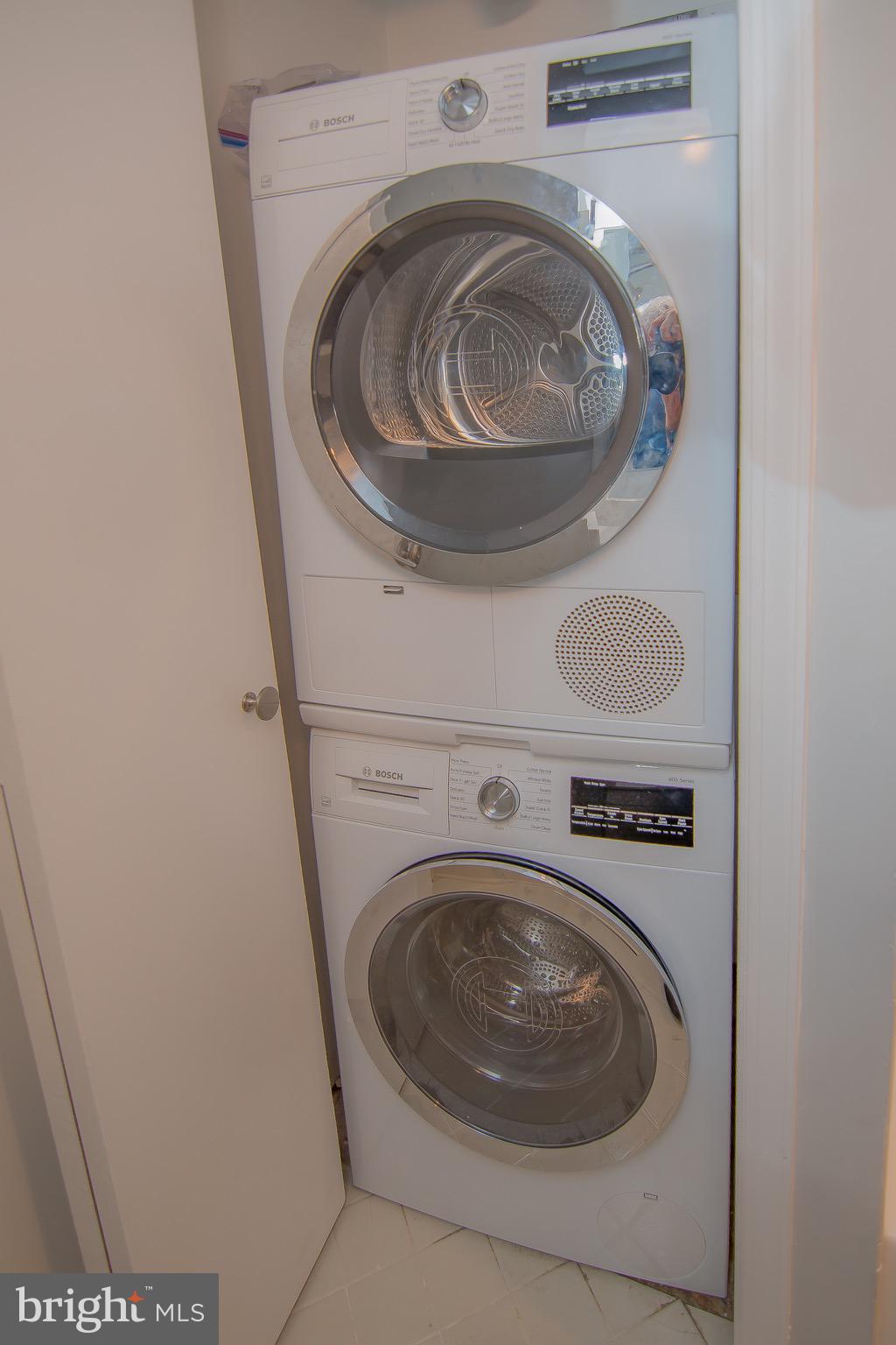 GRAYS POINTE - Residential Lease