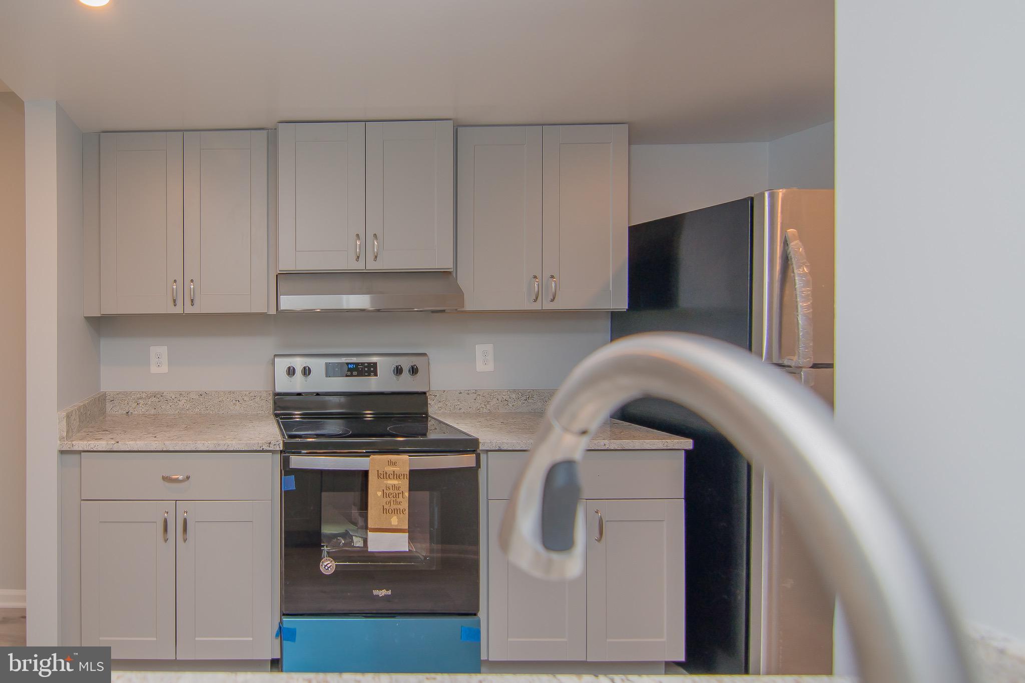 GRAYS POINTE - Residential Lease