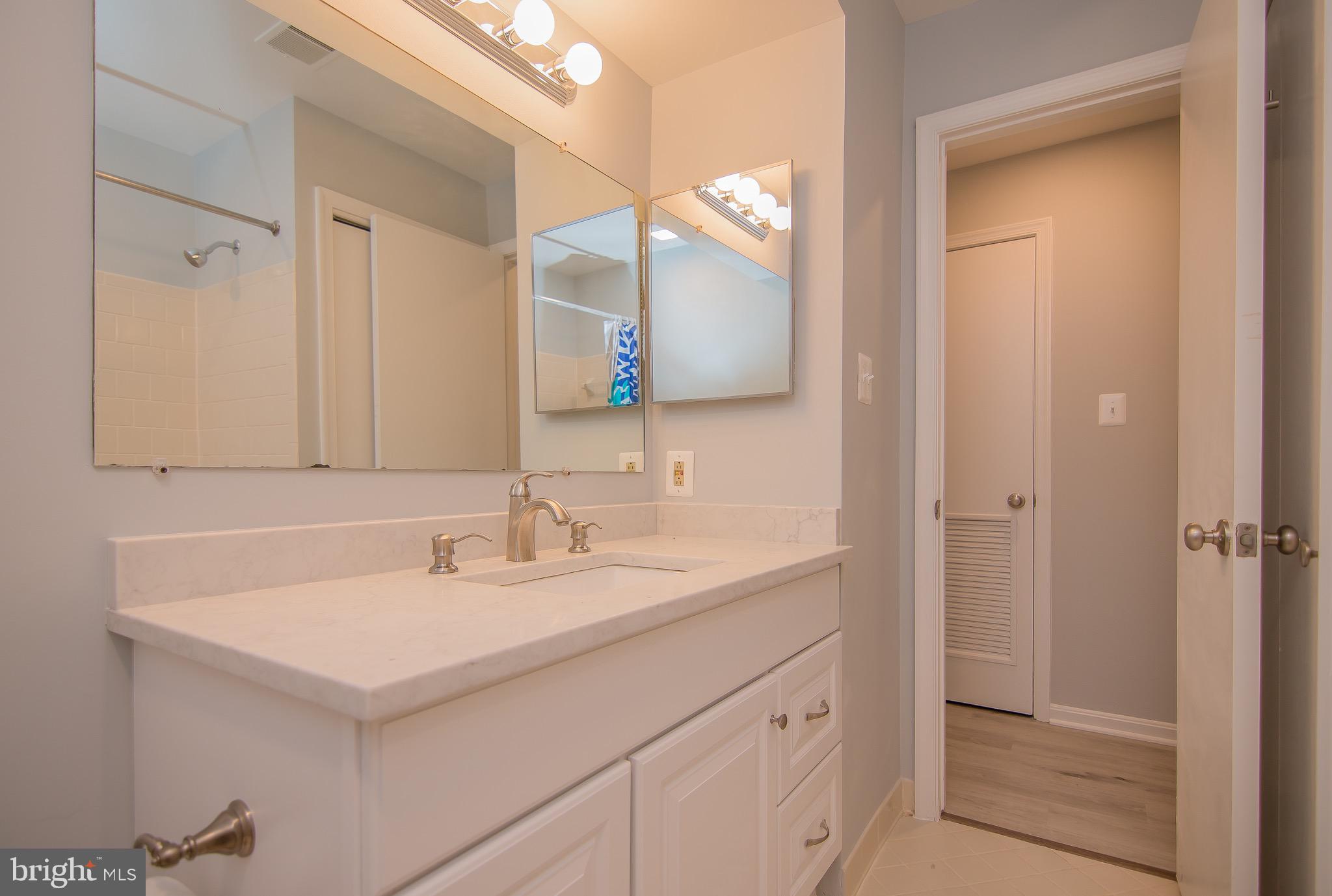 GRAYS POINTE - Residential Lease