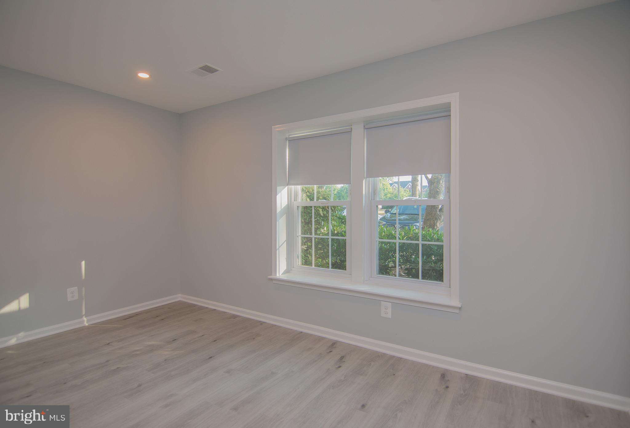 GRAYS POINTE - Residential Lease