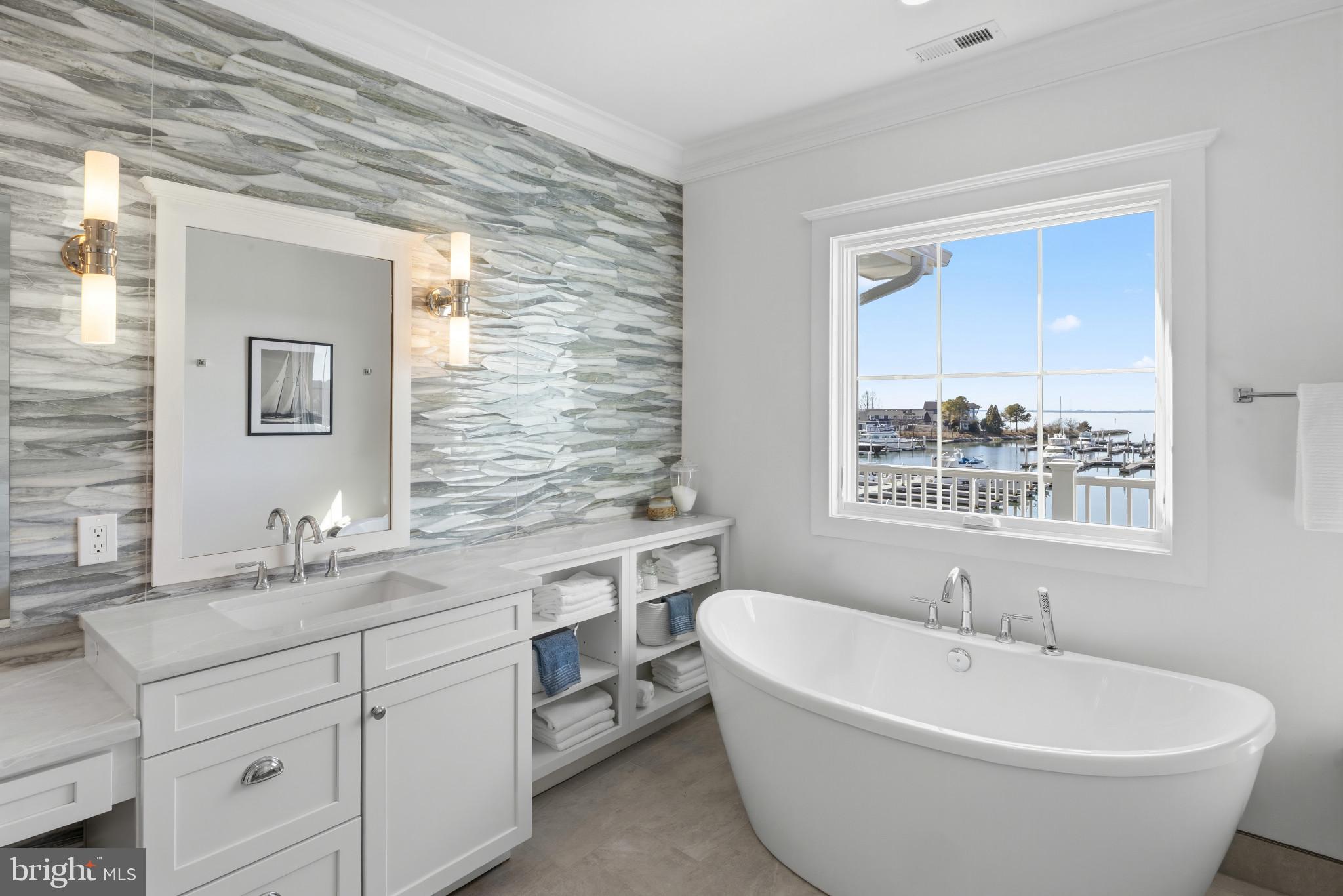 BAY BRIDGE MARINA - Residential