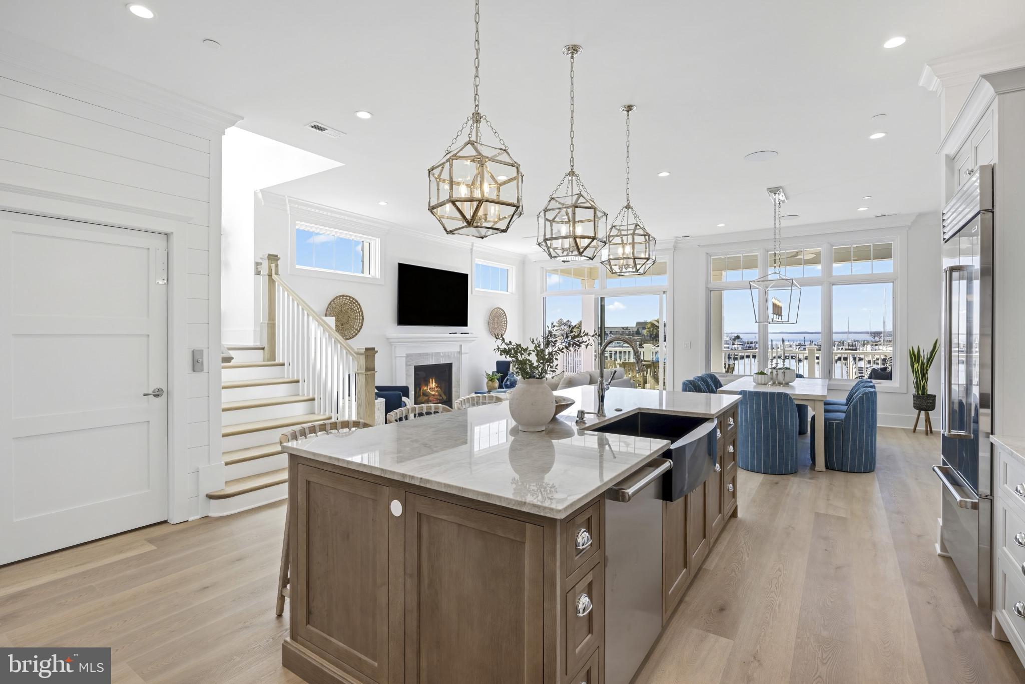 BAY BRIDGE MARINA - Residential