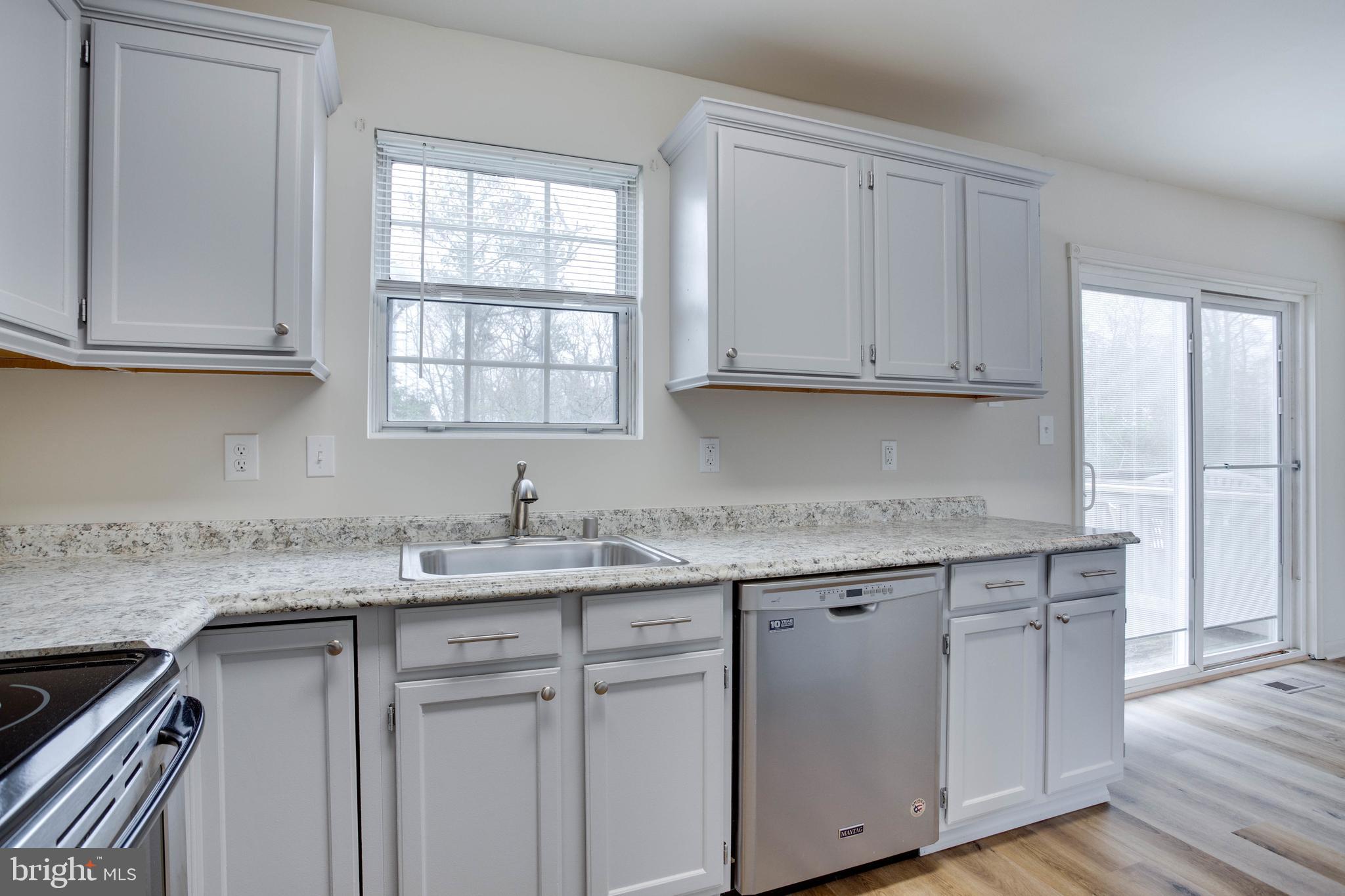 BURNT OAKS - Residential