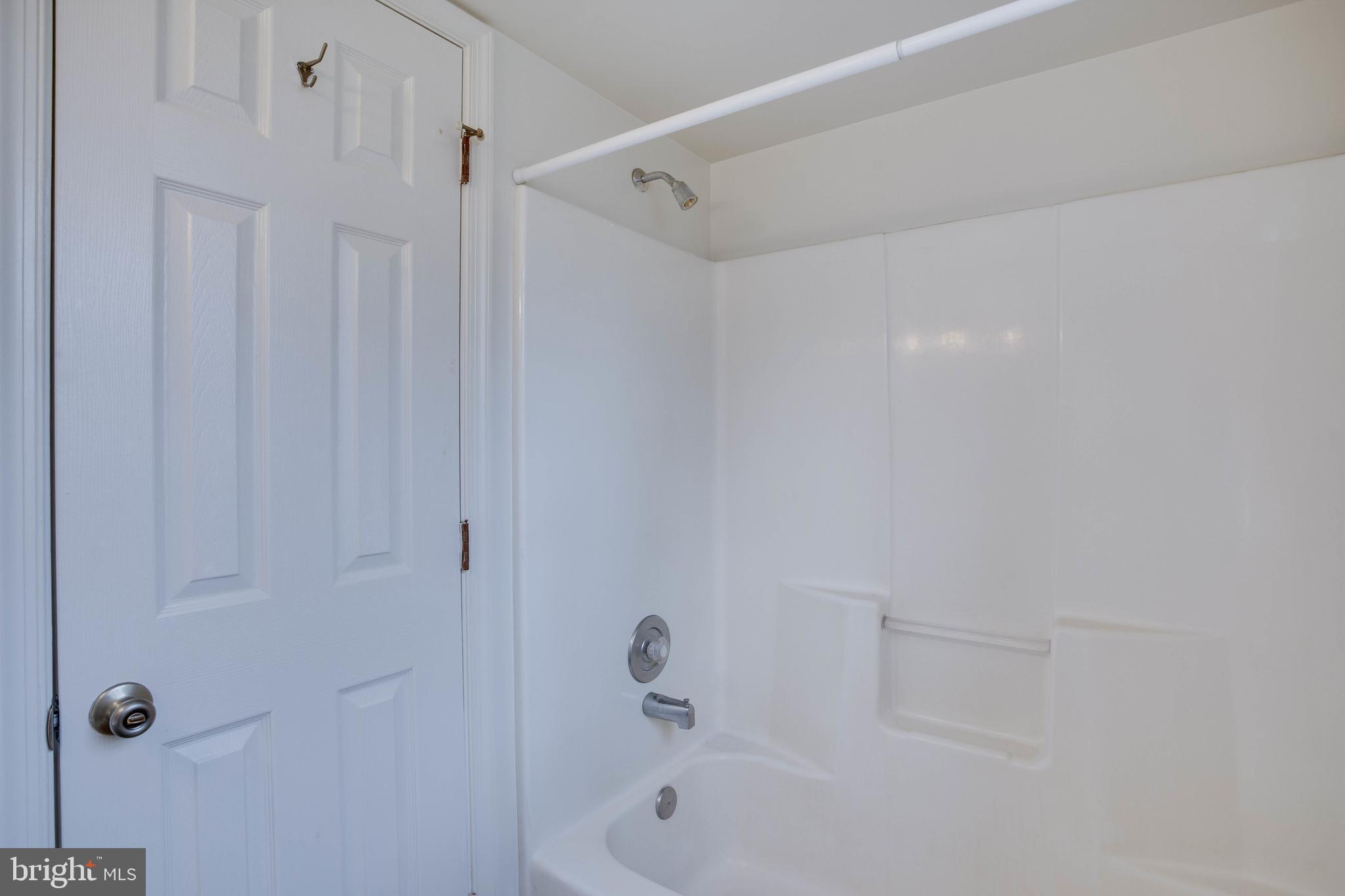 BURNT OAKS - Residential