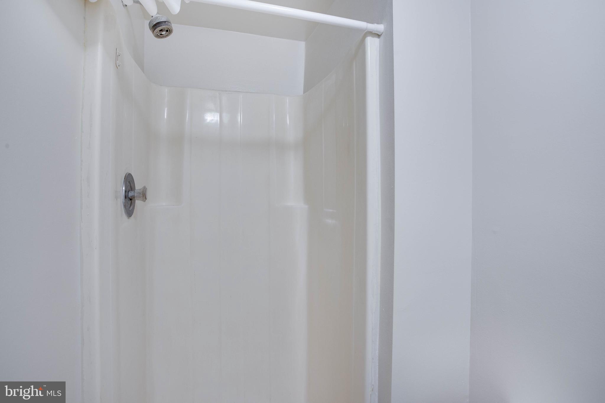 BURNT OAKS - Residential