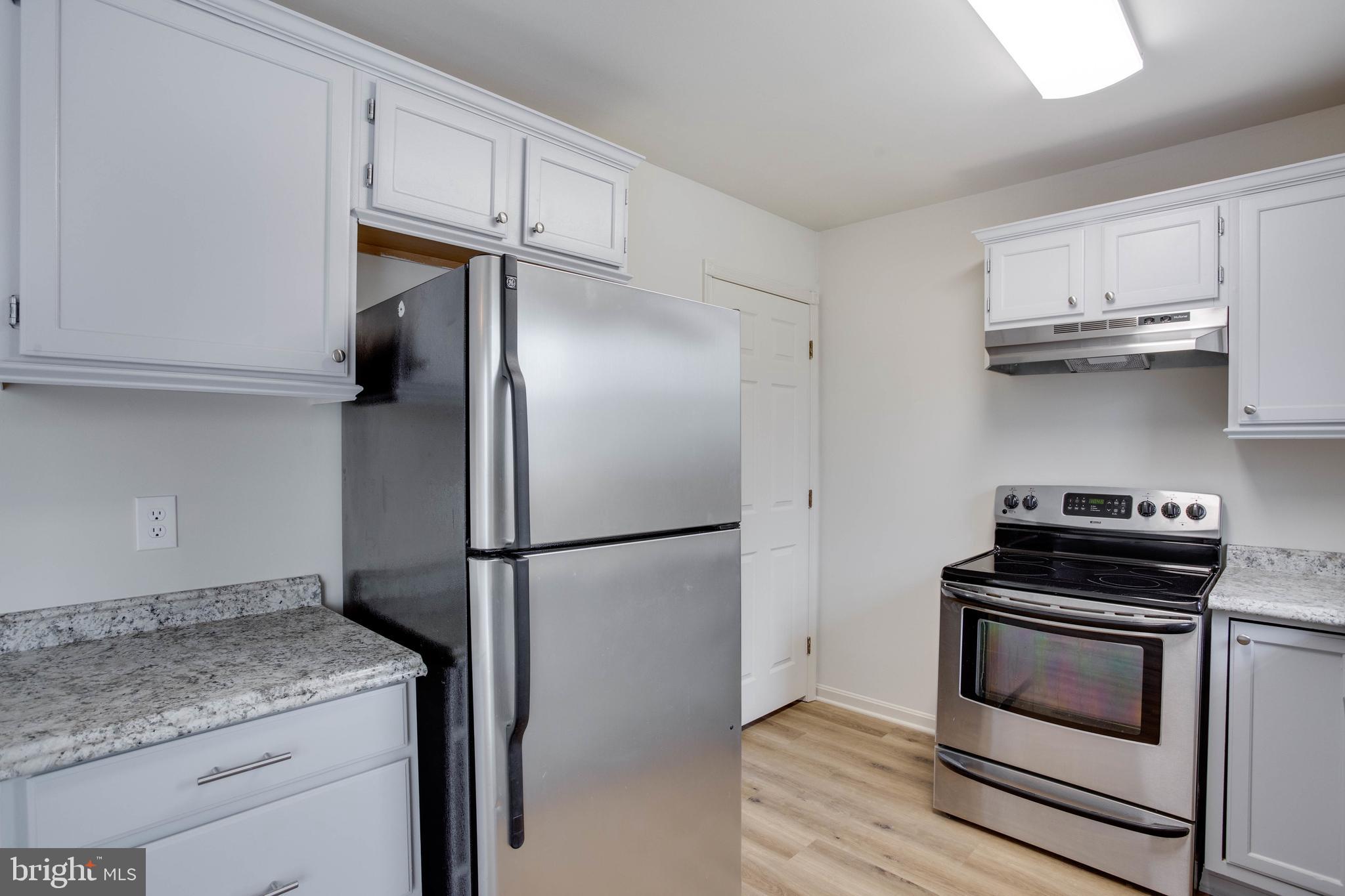 BURNT OAKS - Residential