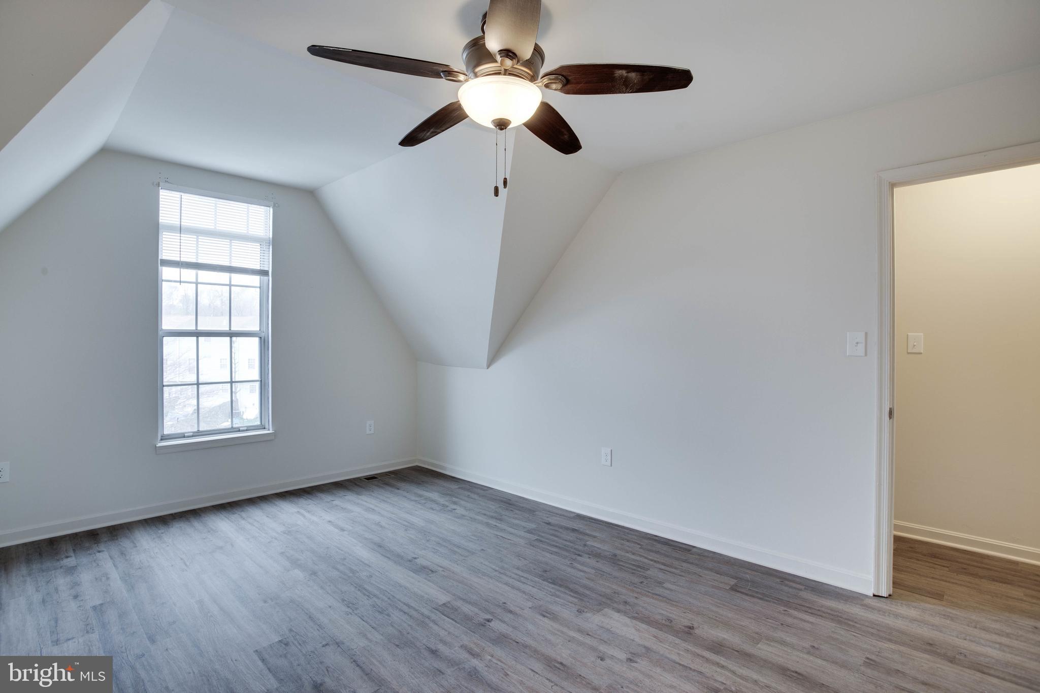 BURNT OAKS - Residential