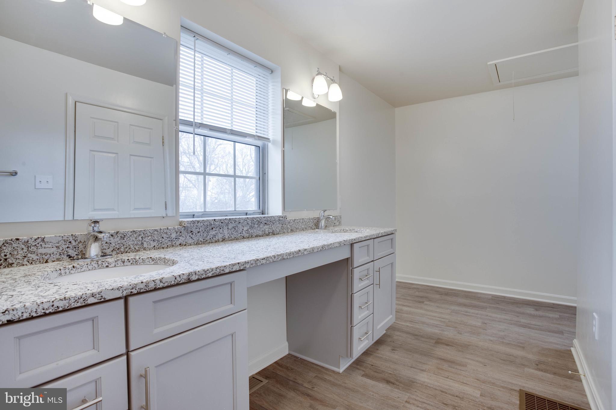 BURNT OAKS - Residential