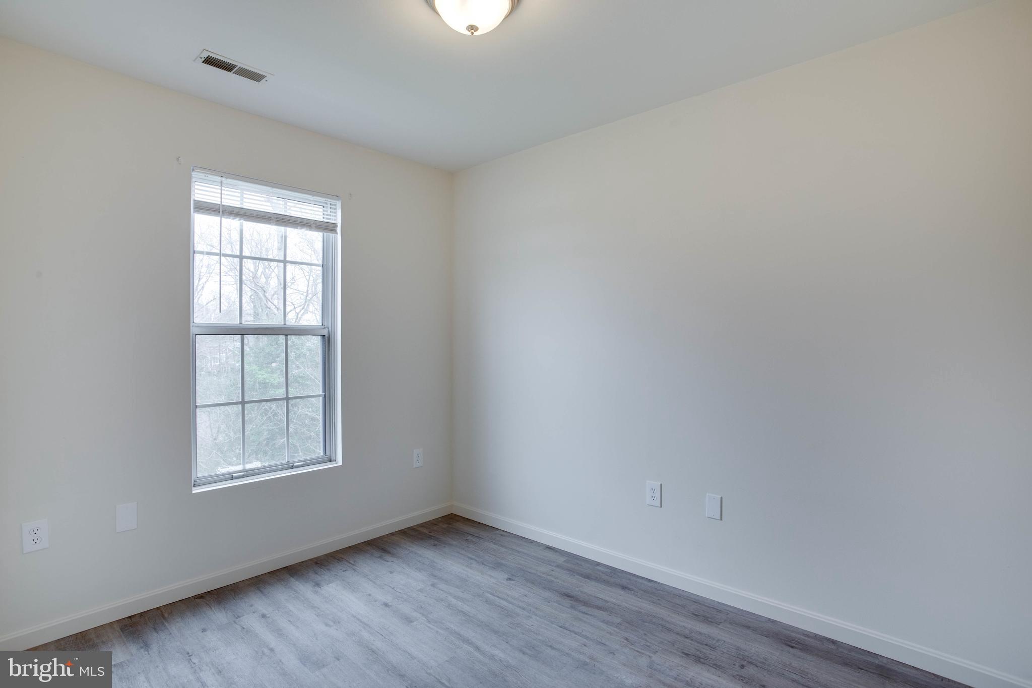 BURNT OAKS - Residential