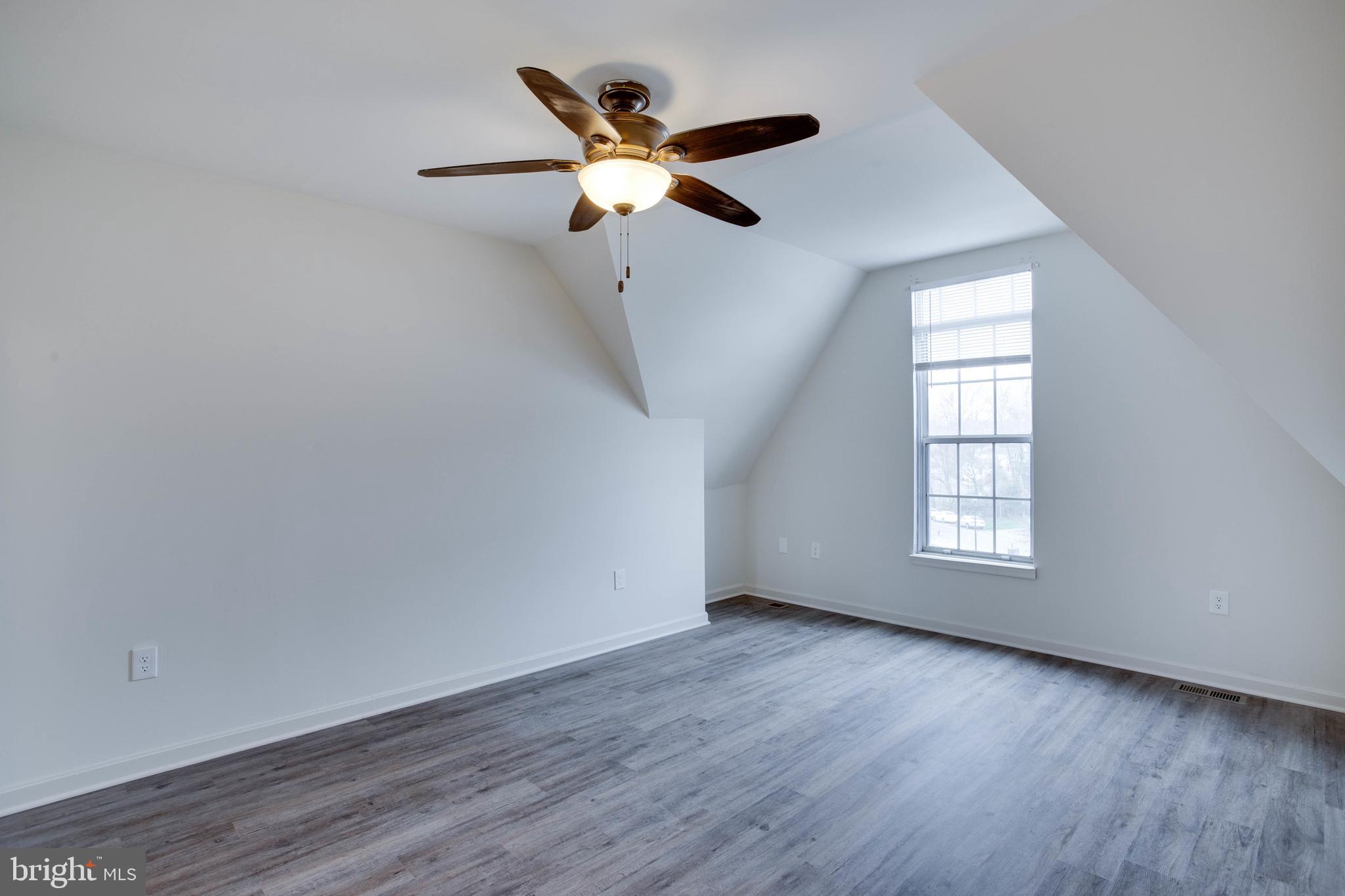 BURNT OAKS - Residential