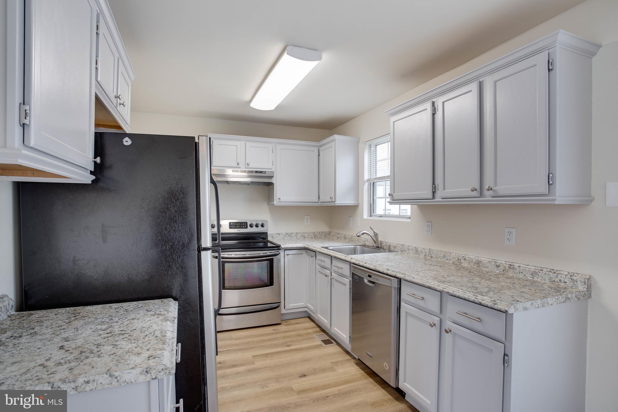 BURNT OAKS - Residential