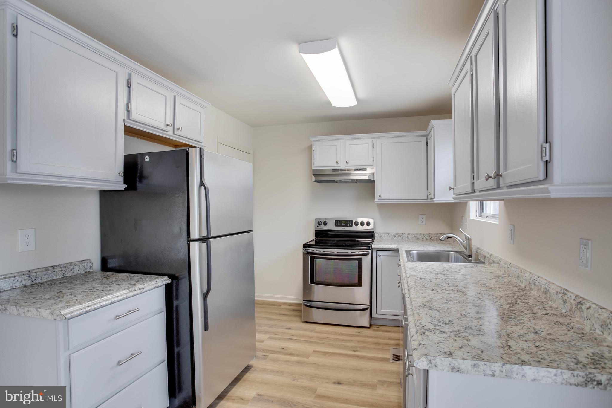 BURNT OAKS - Residential