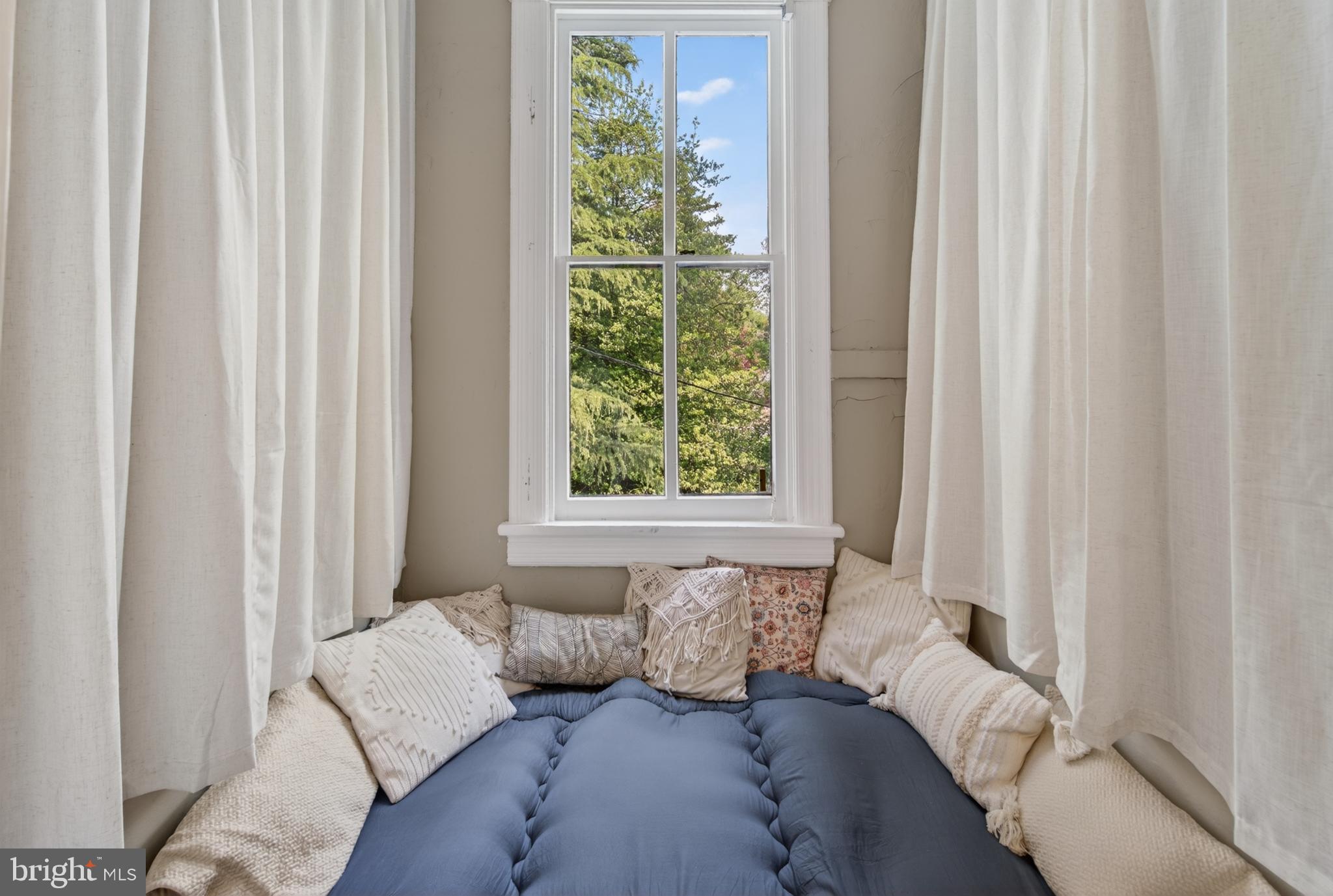 WOODSIDE PARK - Residential