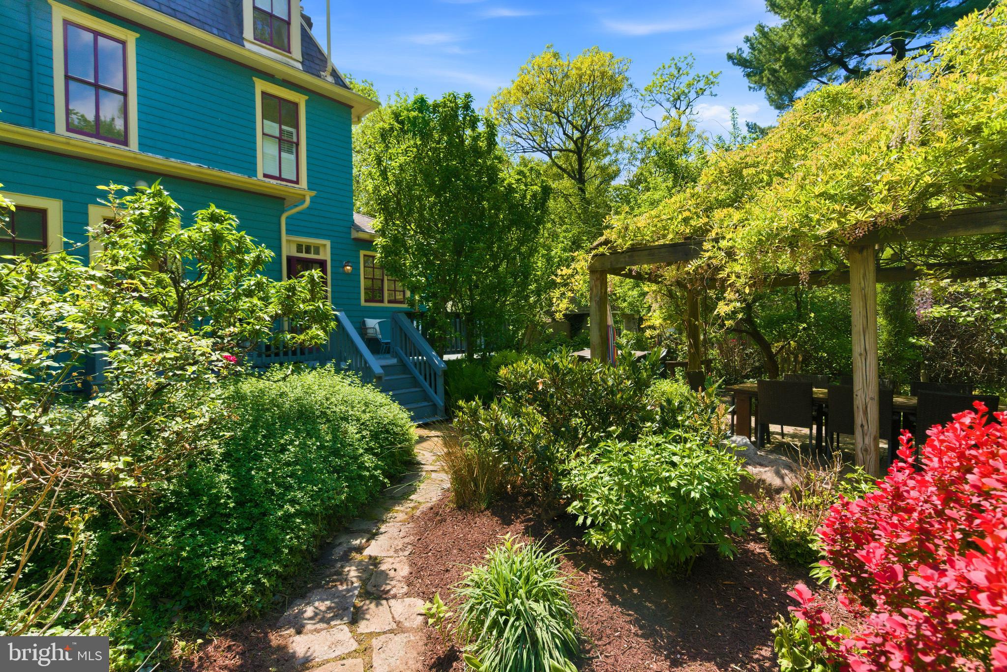 WOODSIDE PARK - Residential