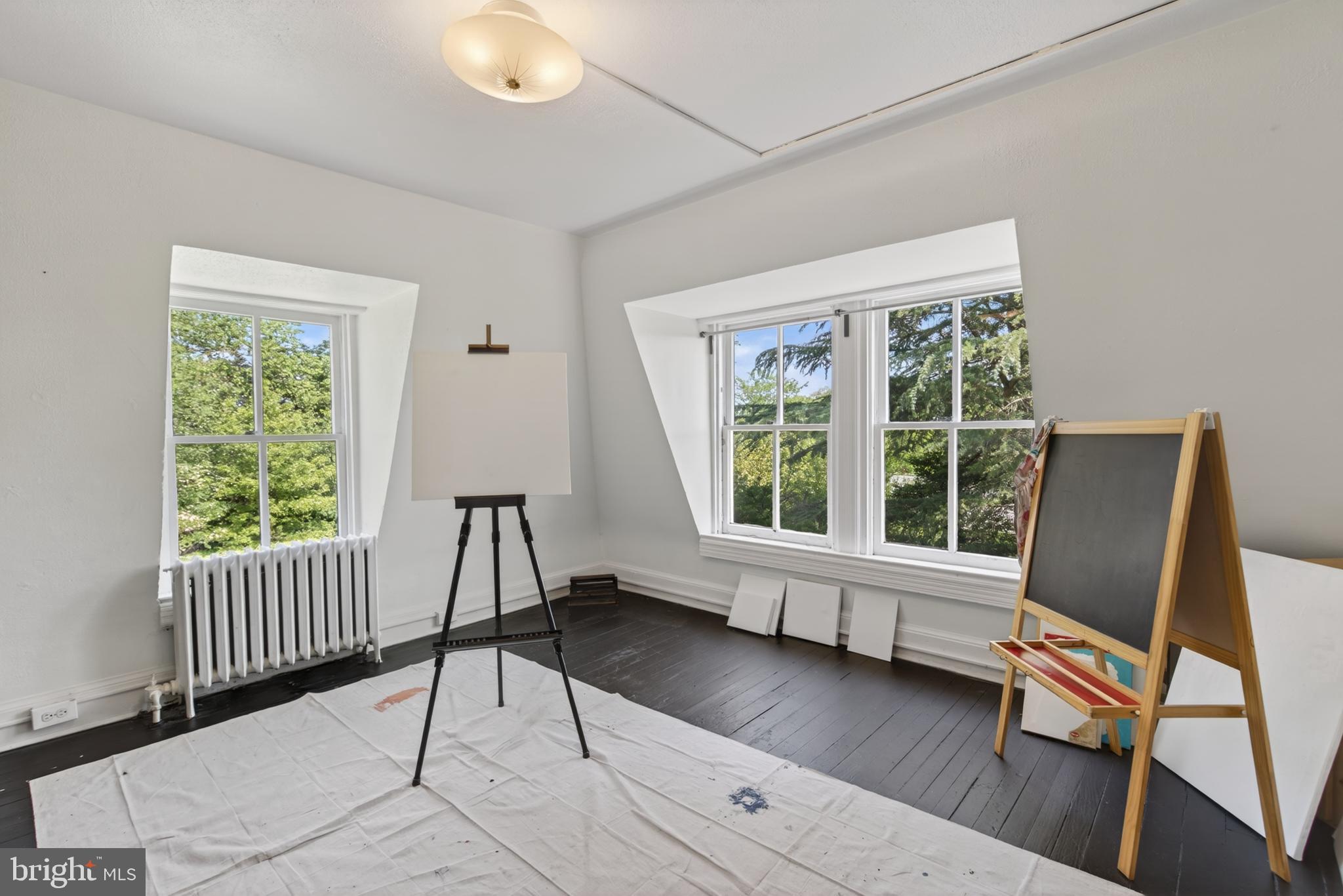 WOODSIDE PARK - Residential