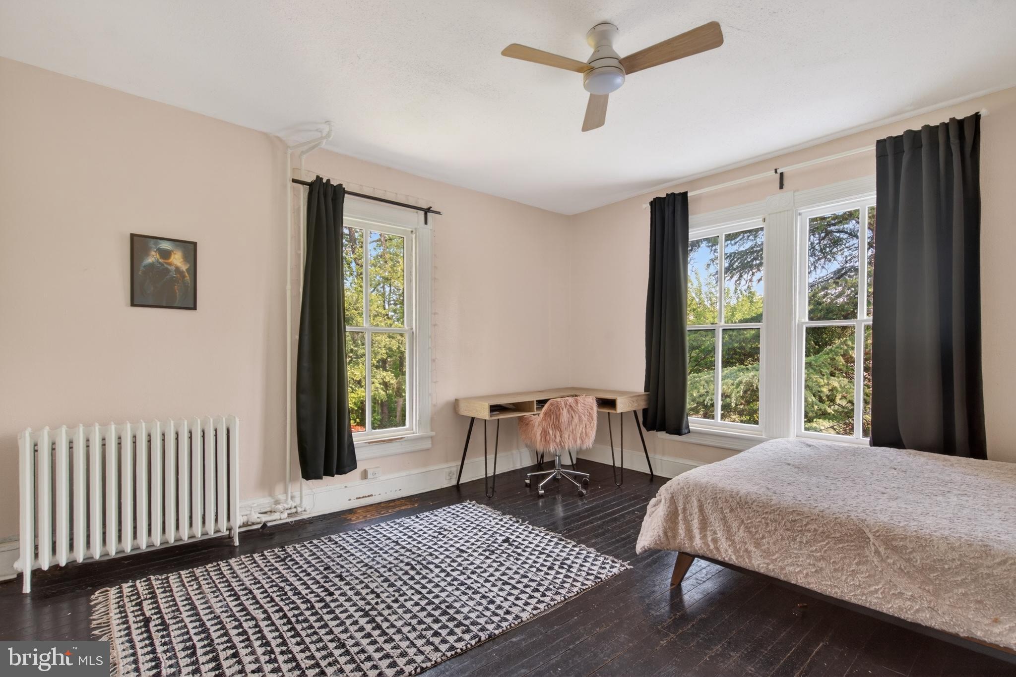 WOODSIDE PARK - Residential