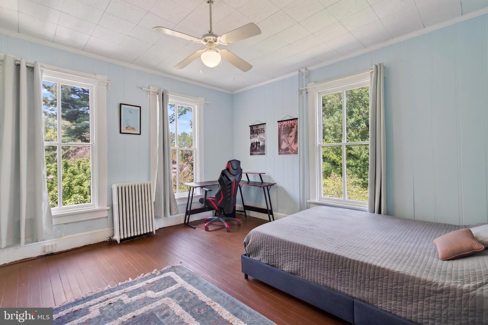 WOODSIDE PARK - Residential