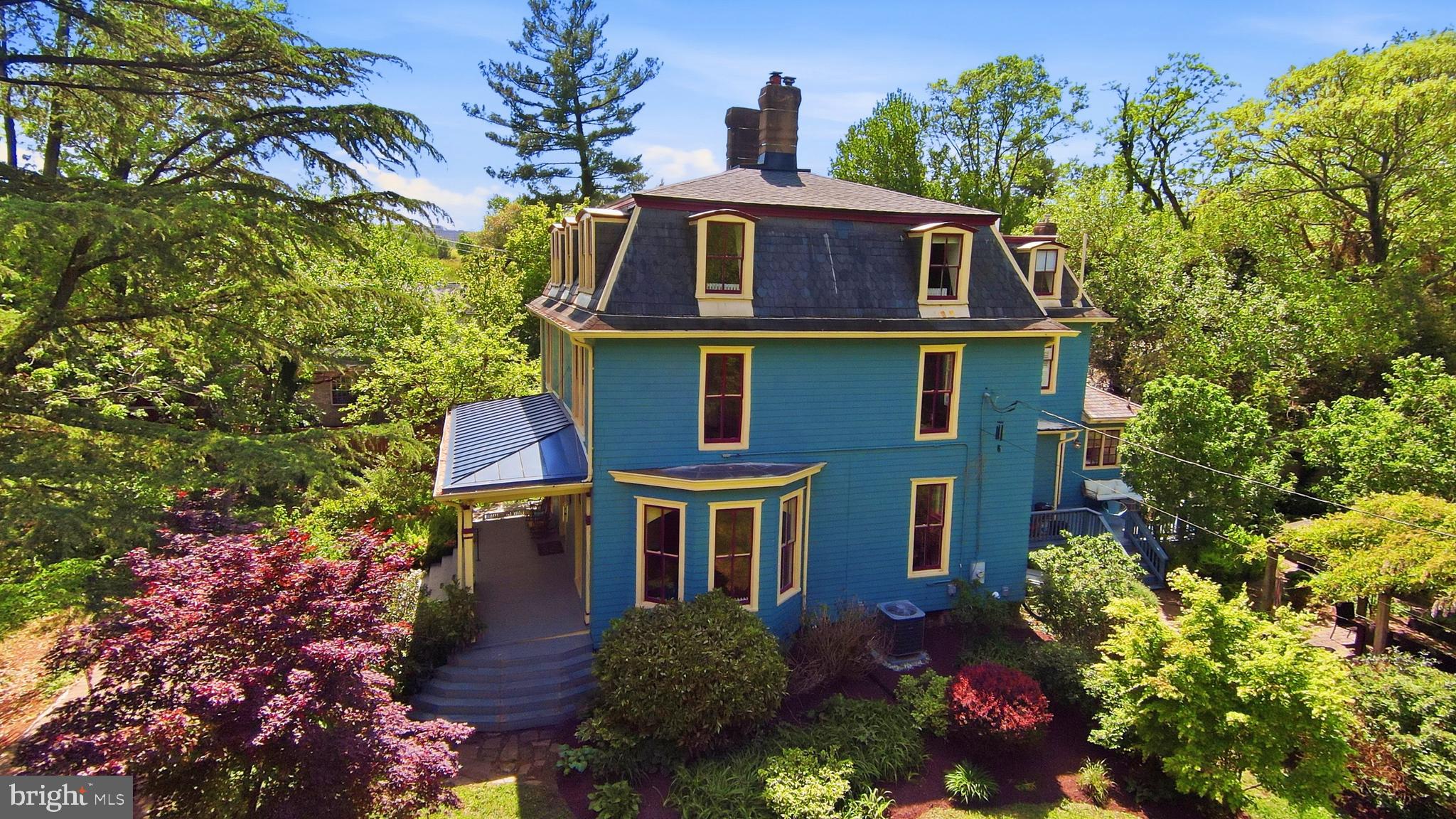 WOODSIDE PARK - Residential
