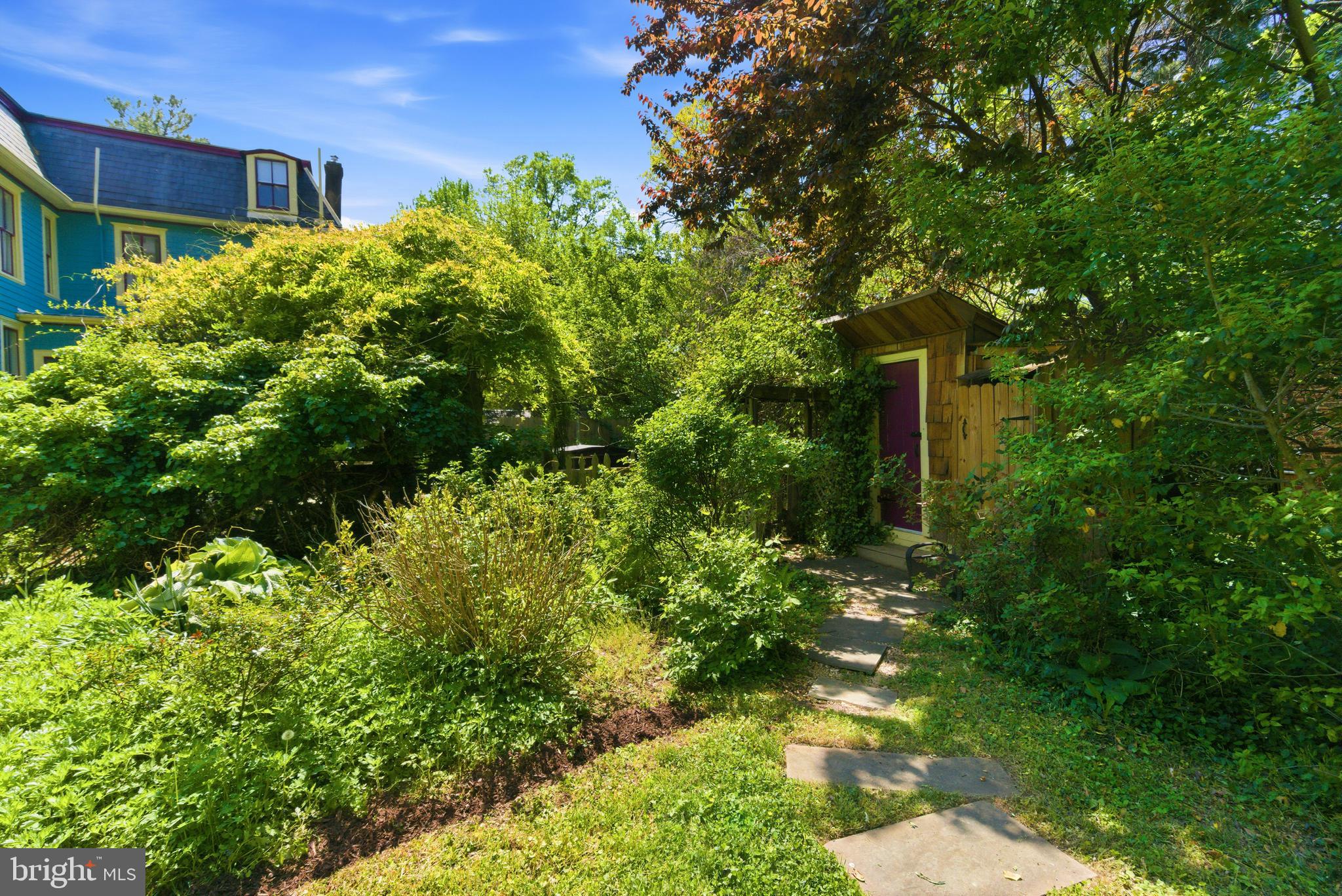 WOODSIDE PARK - Residential