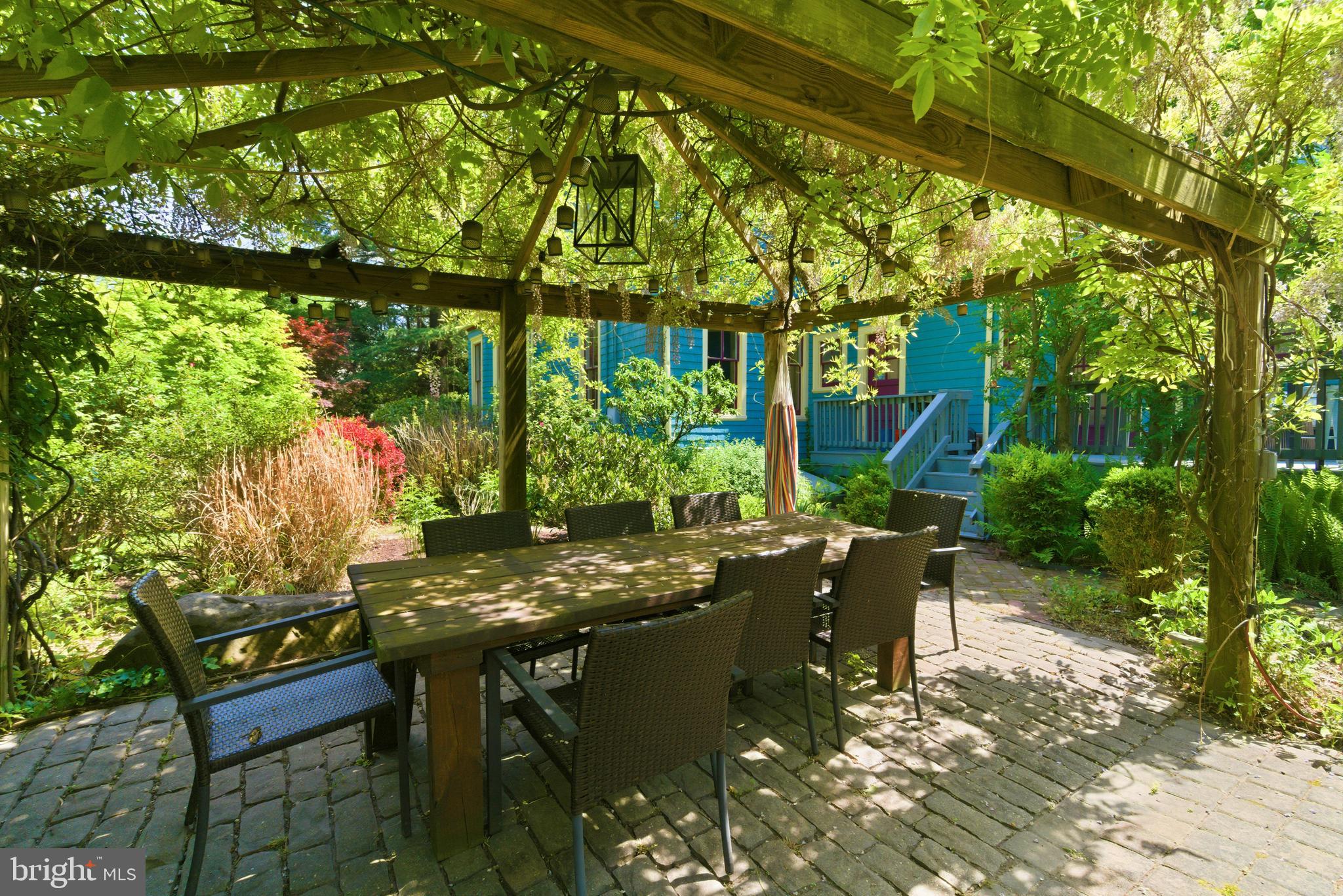 WOODSIDE PARK - Residential