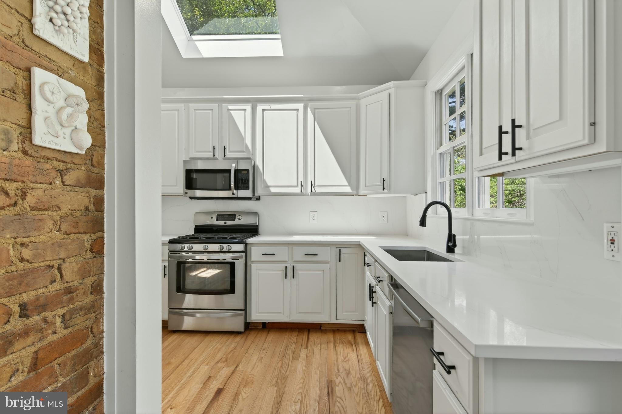 WOODSIDE PARK - Residential