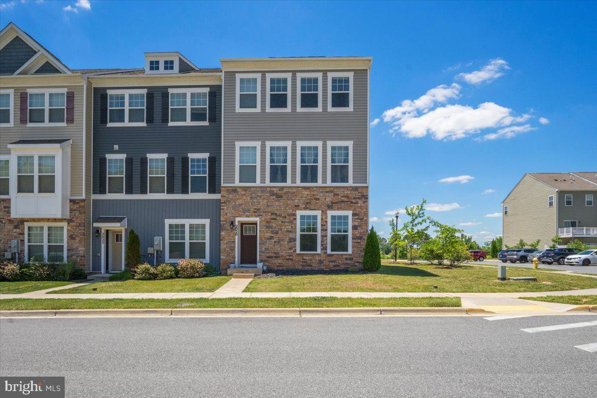 2020 HINSHAW DRIVE