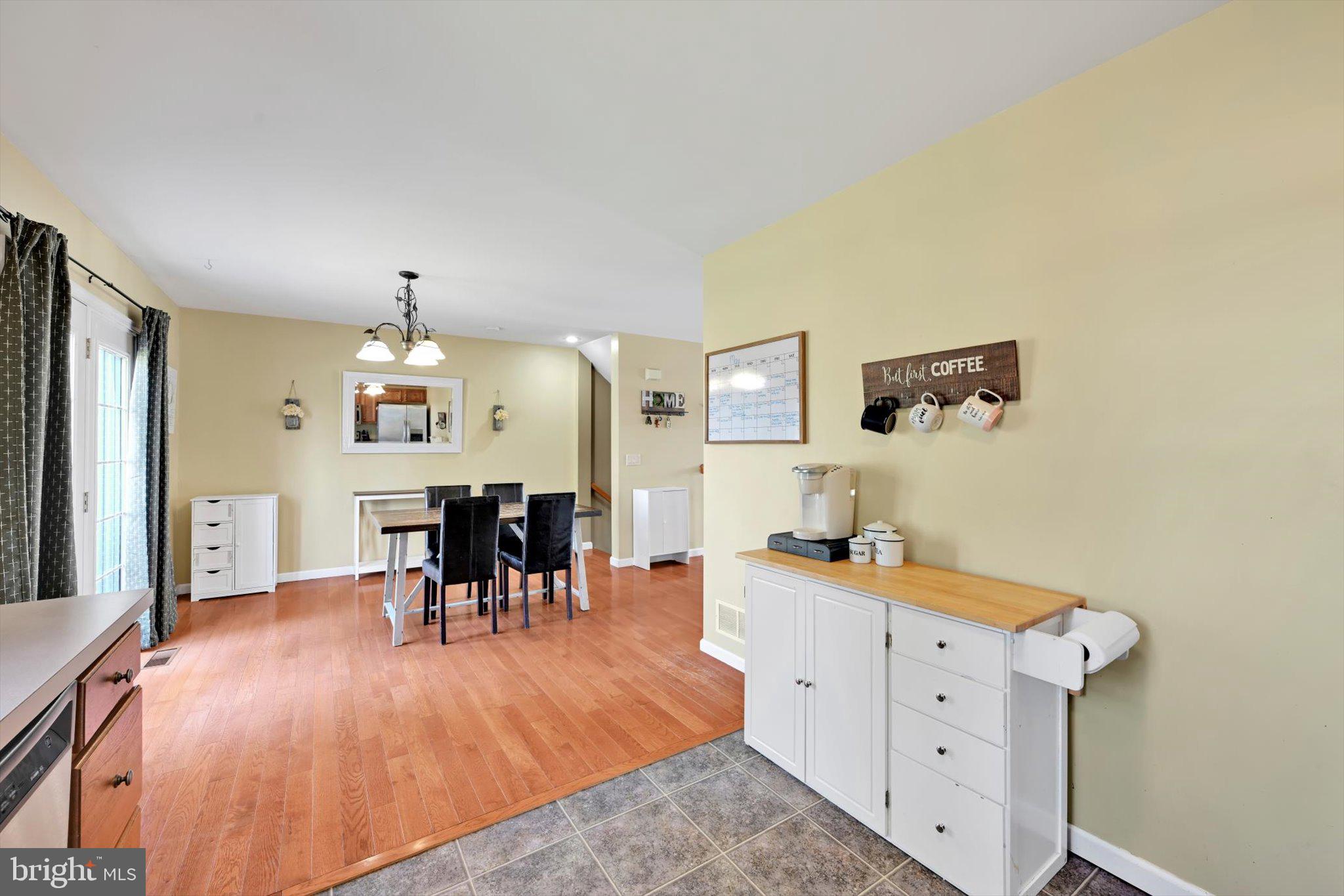 OAK HILLS - Residential