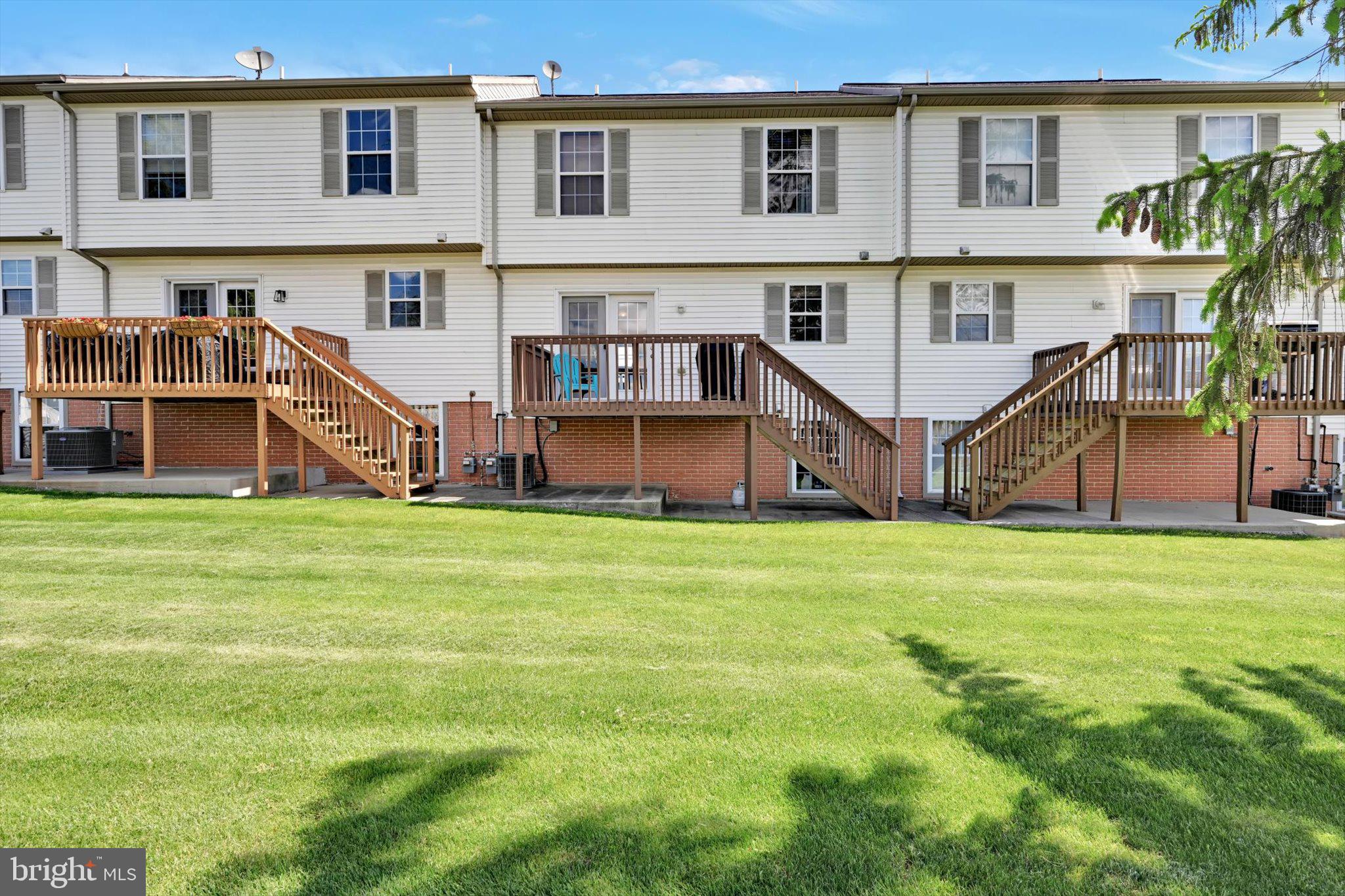 OAK HILLS - Residential