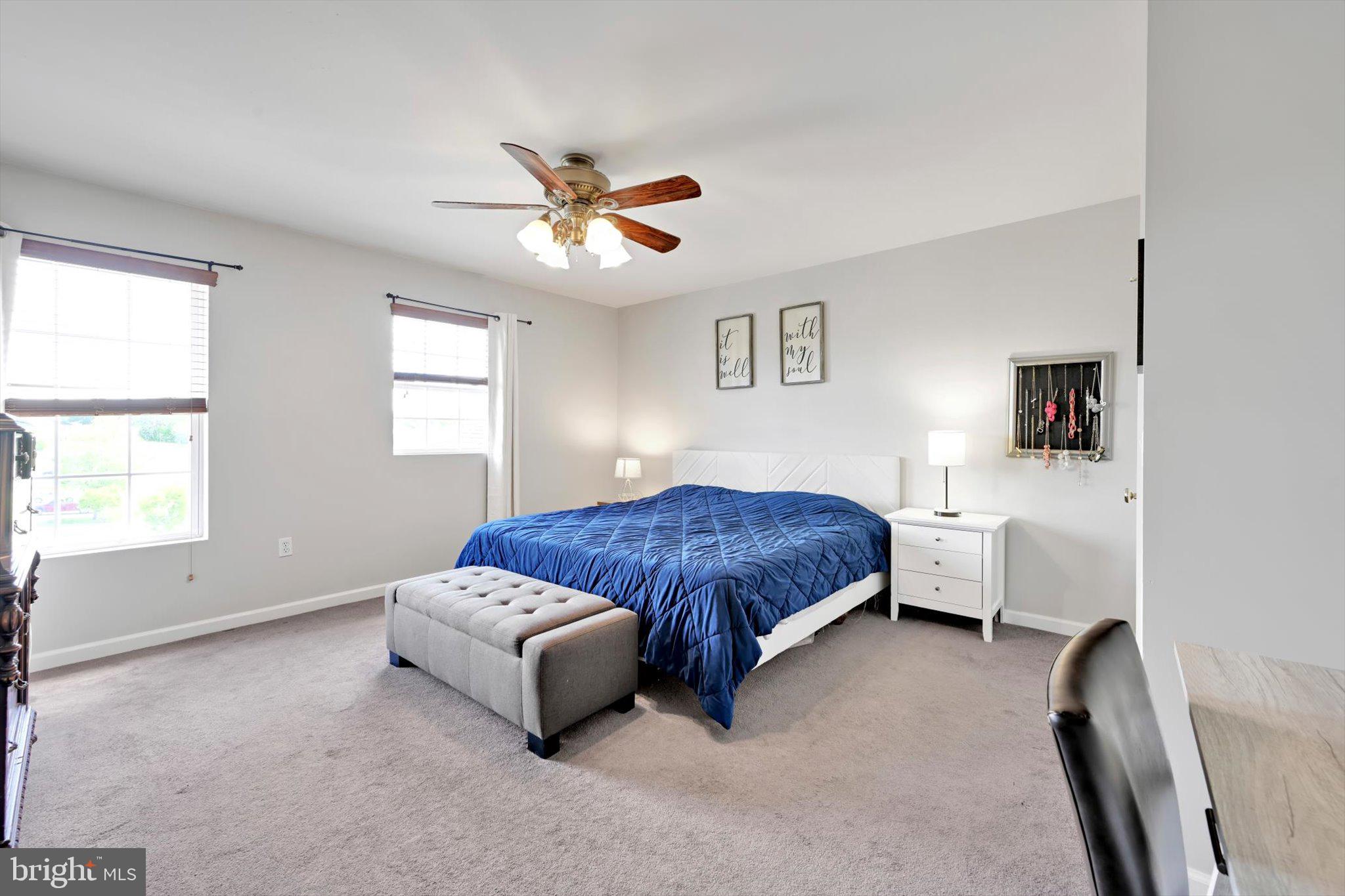OAK HILLS - Residential