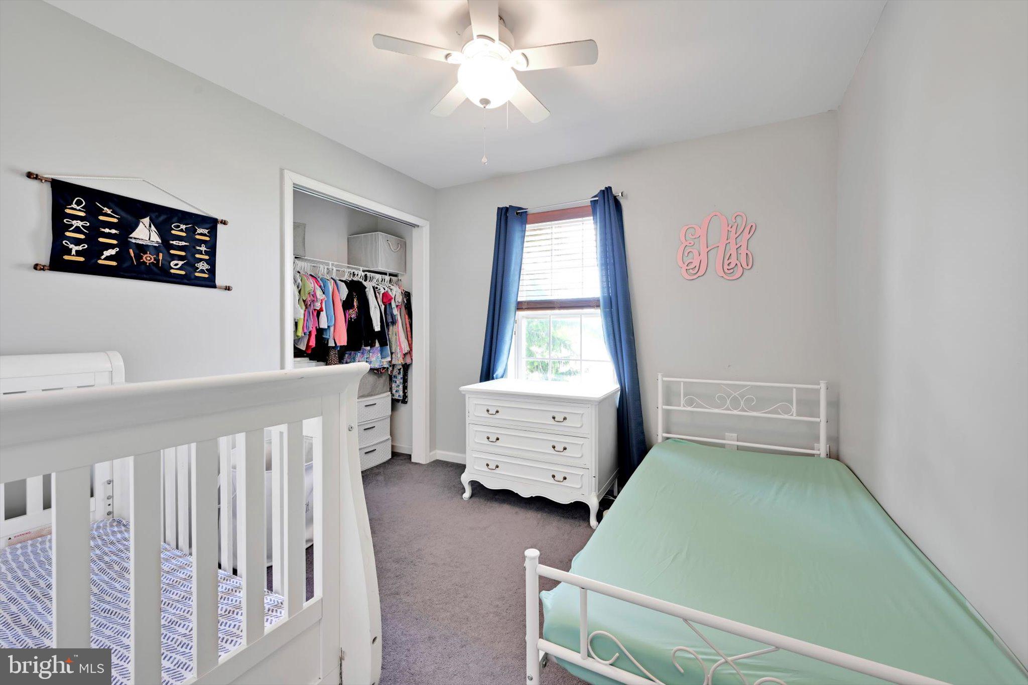 OAK HILLS - Residential
