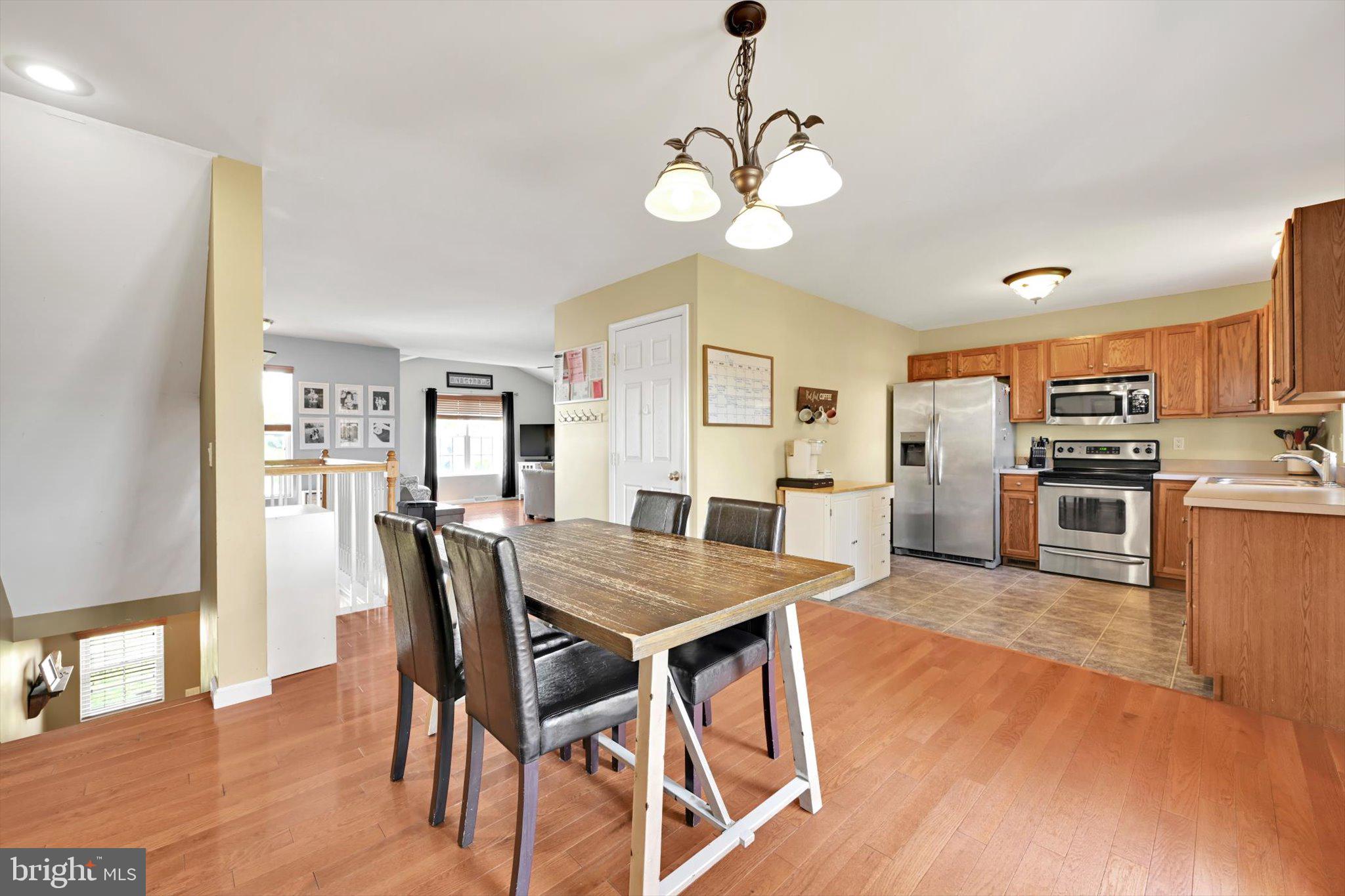 OAK HILLS - Residential