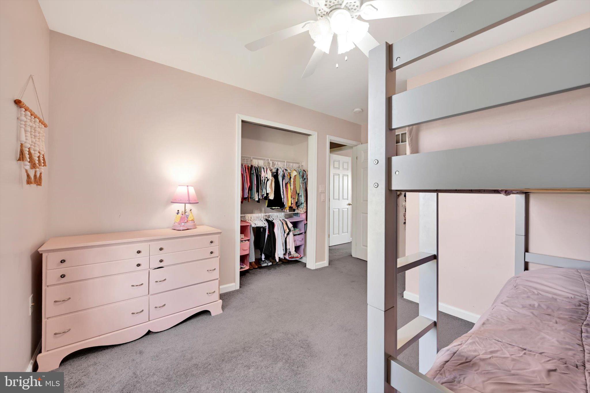 OAK HILLS - Residential