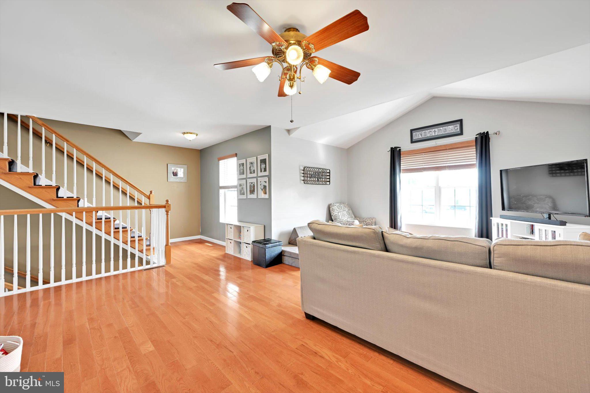 OAK HILLS - Residential