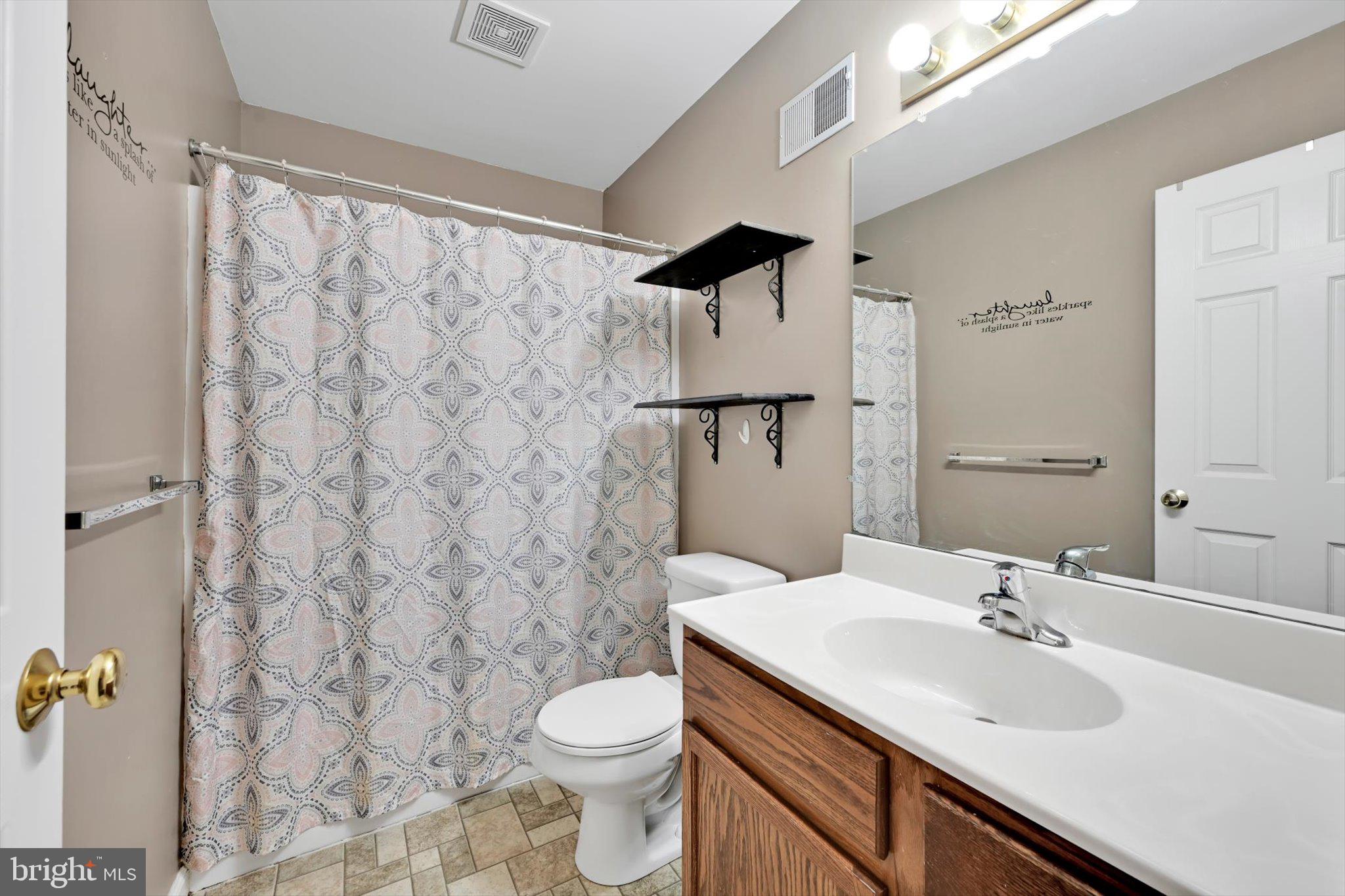 OAK HILLS - Residential