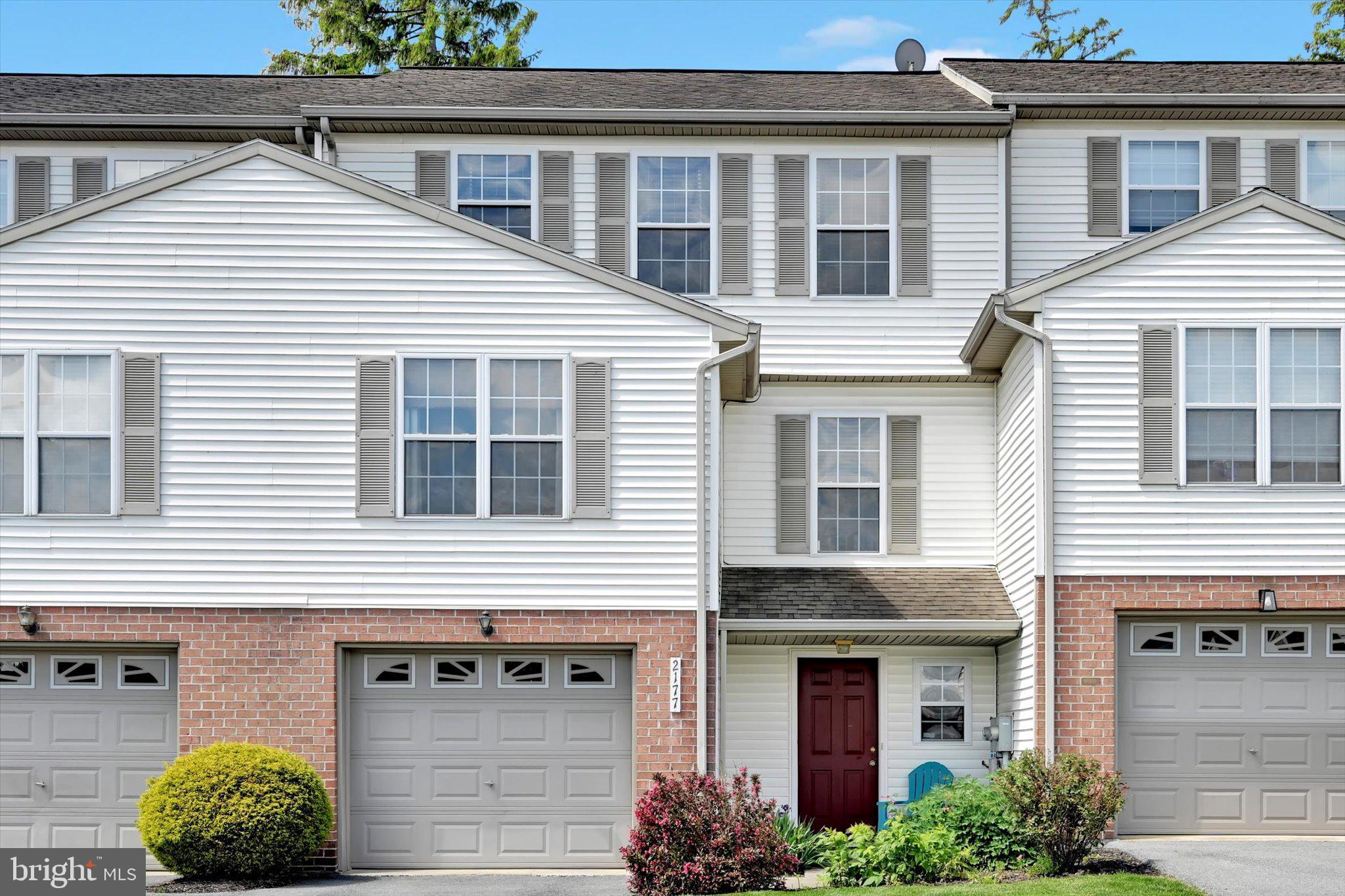 OAK HILLS - Residential