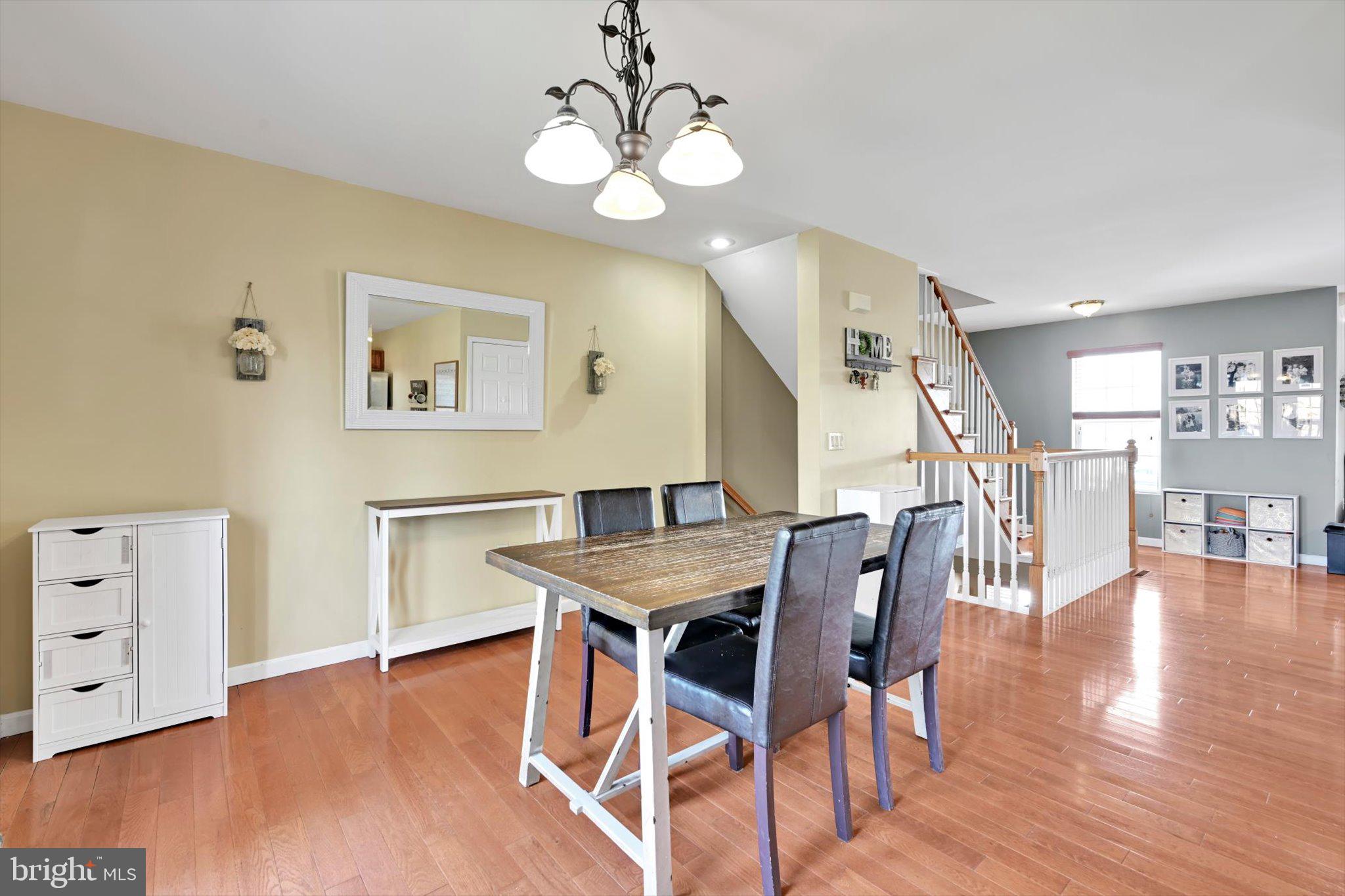 OAK HILLS - Residential