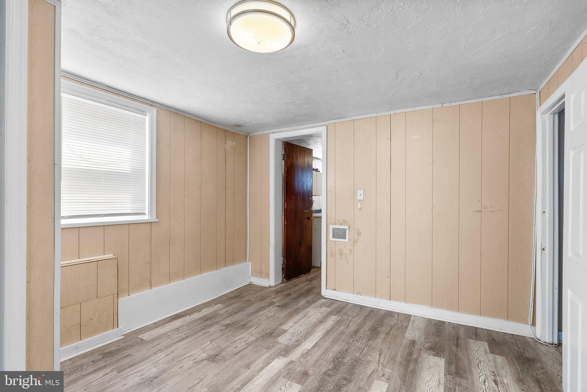 INDIAN SPRING VIEW - Residential Lease