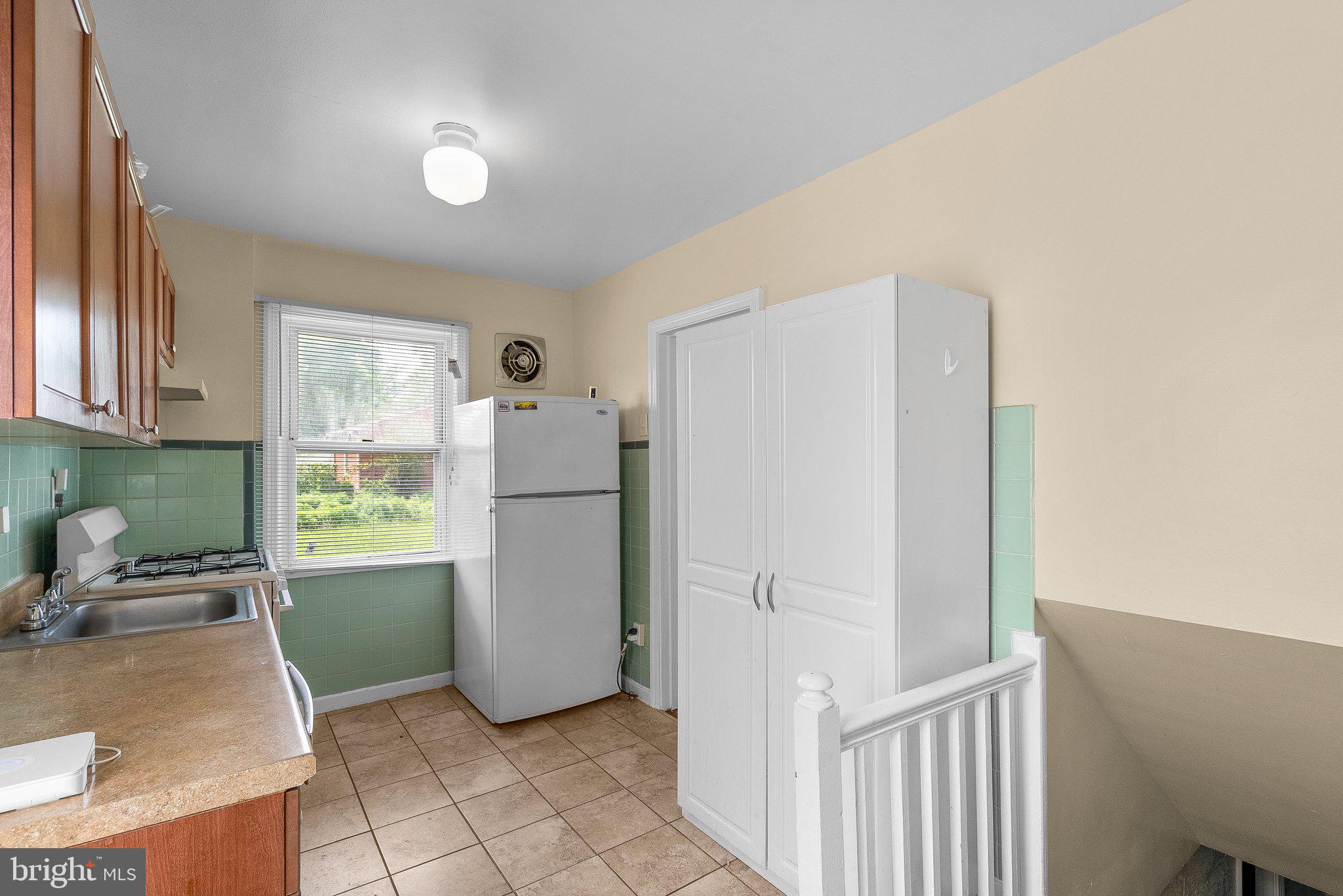 INDIAN SPRING VIEW - Residential Lease