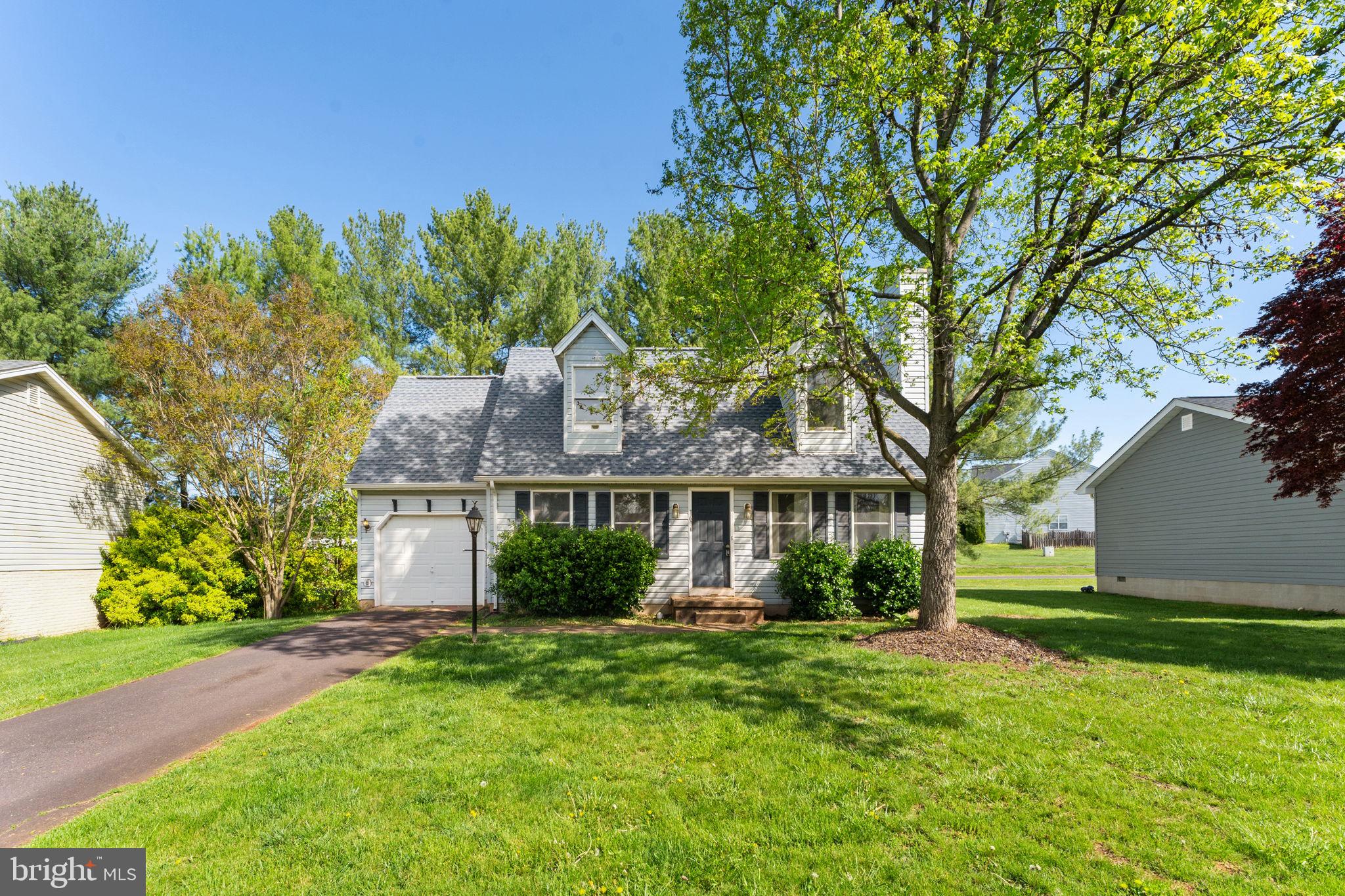 HIDDEN FIELDS - Residential